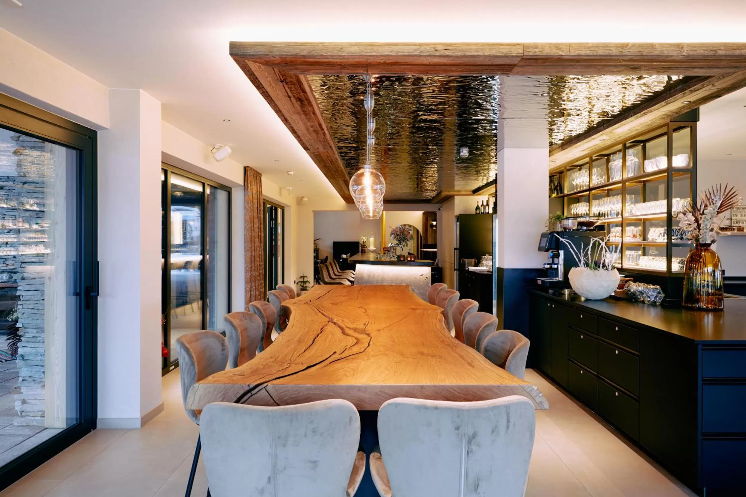 Restaurant/places to eat in Home suite home