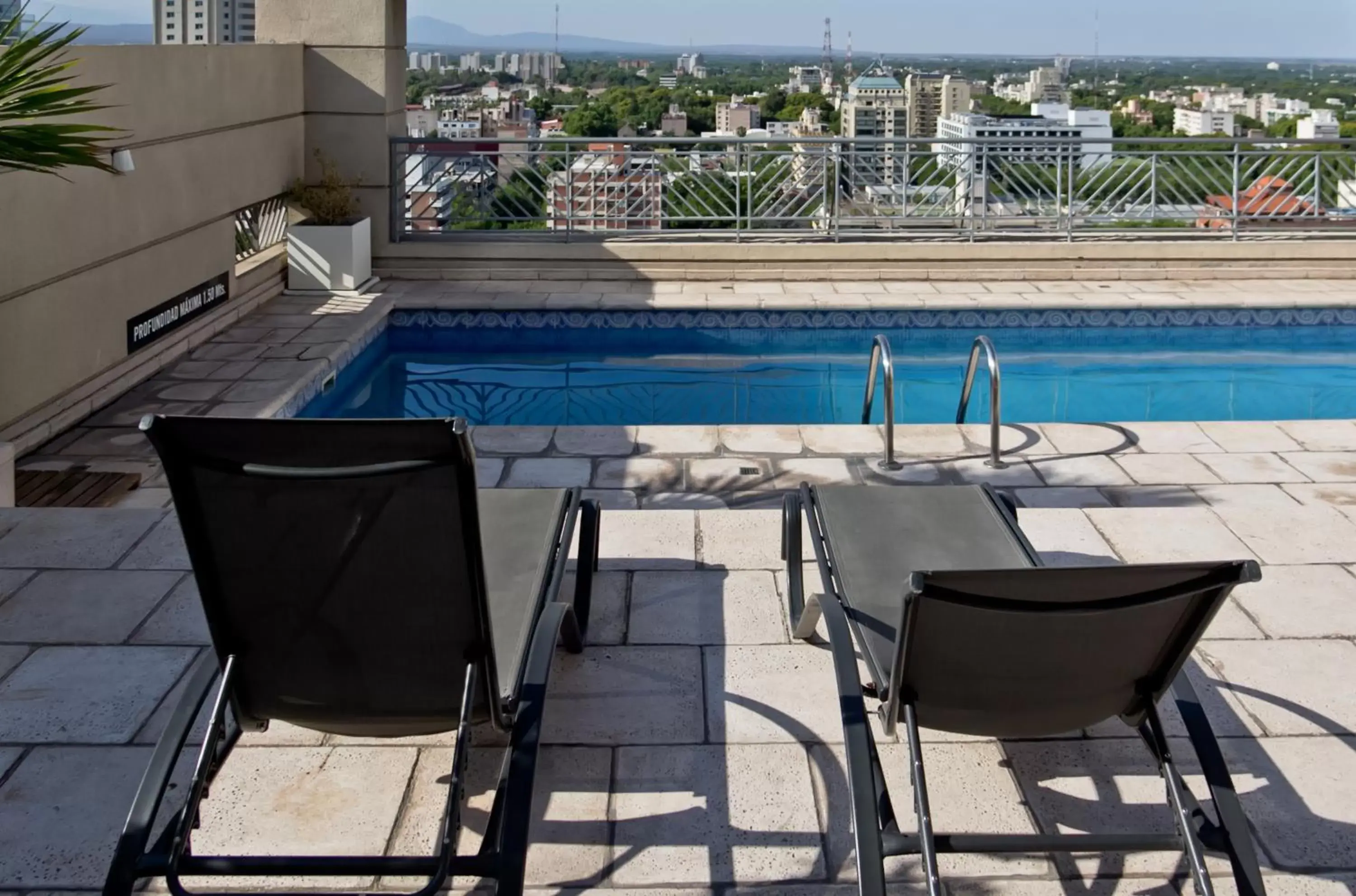 Property building, Swimming Pool in Amerian Executive Hotel Mendoza