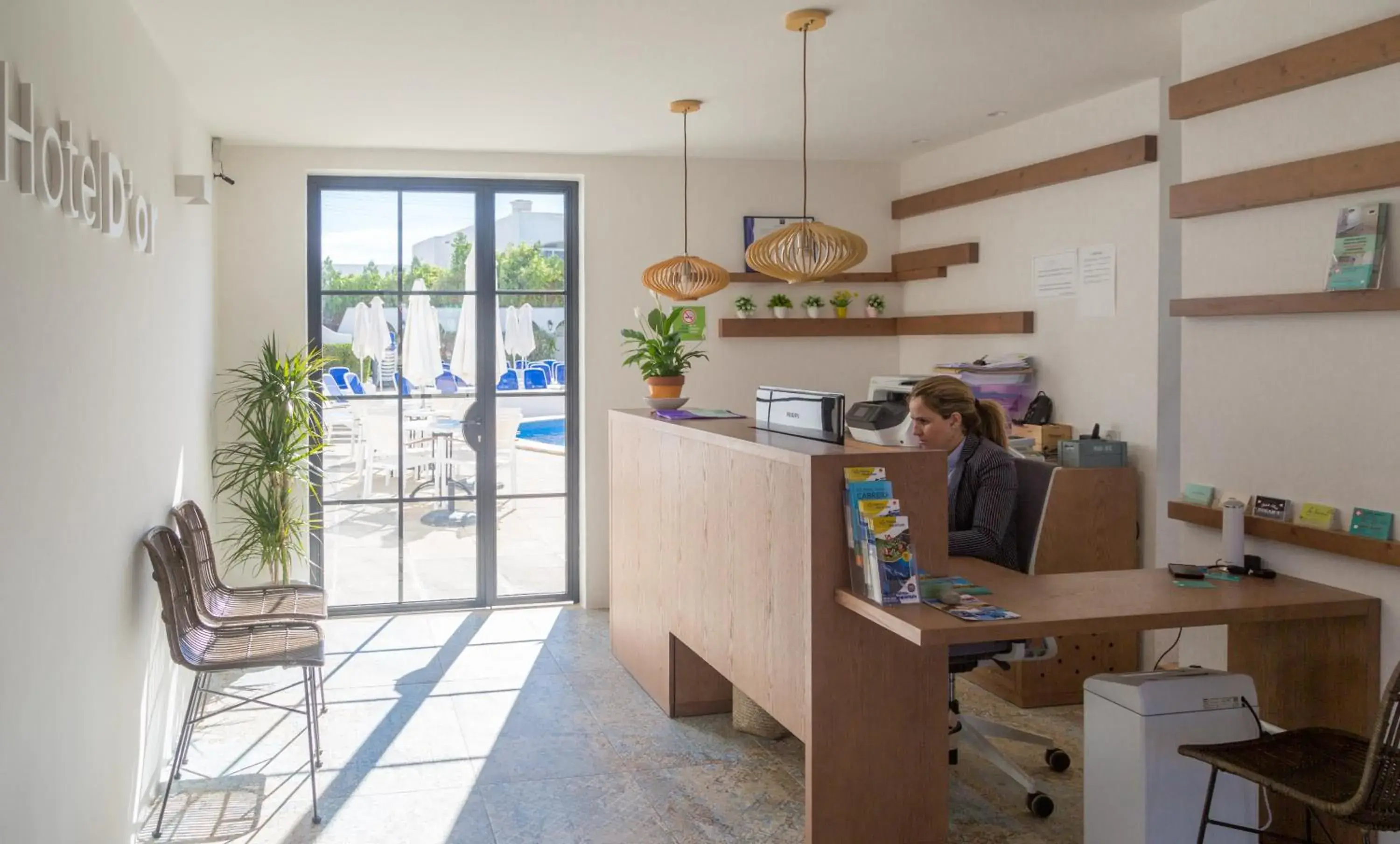 Lobby or reception, Kitchen/Kitchenette in Hotel d'Or