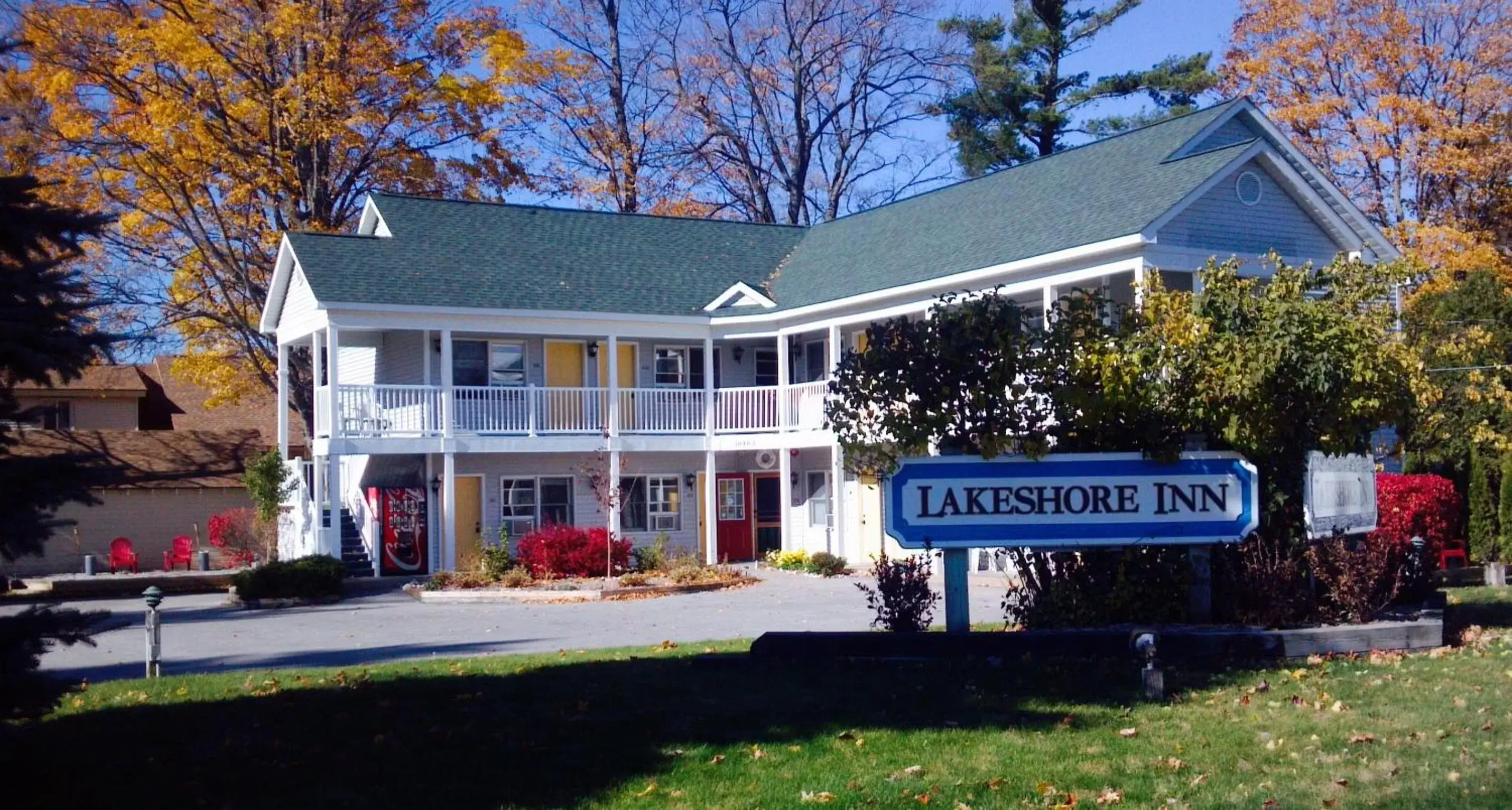 Day, Property Building in Empire Lakeshore Inn