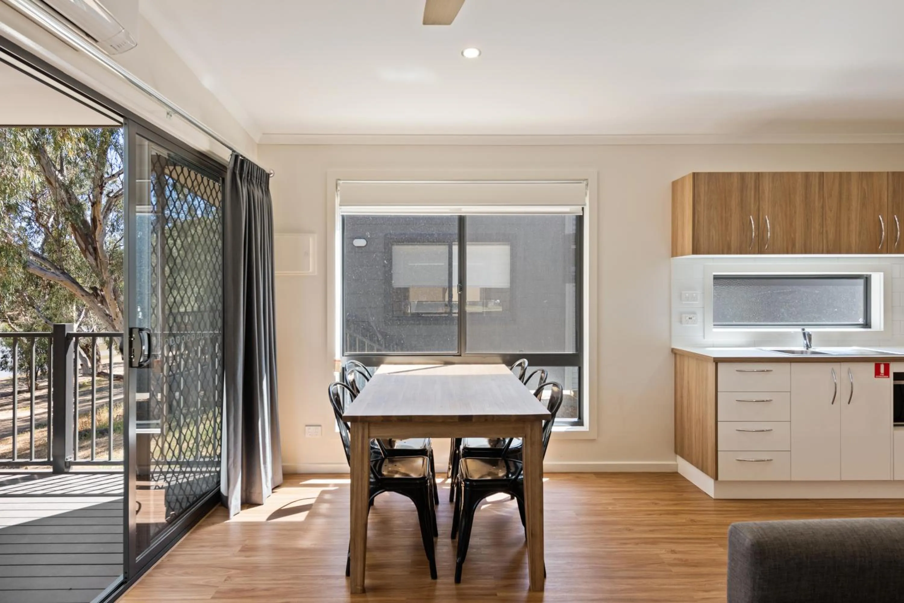 Dining area in Discovery Parks - Maidens Inn Moama