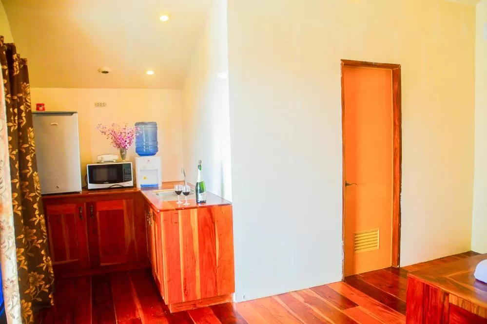 Camaya-an Paradise Beach Resort