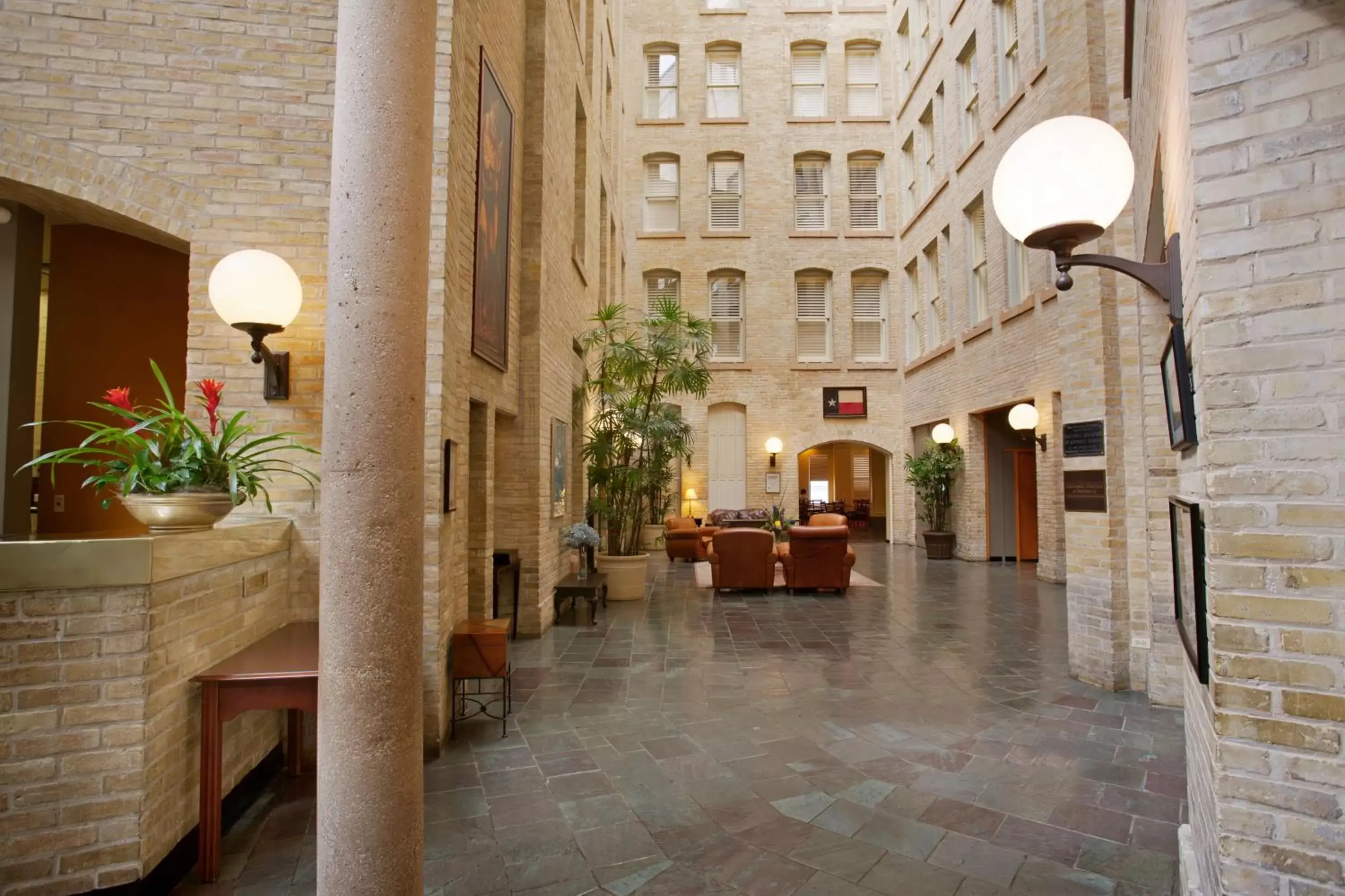 Lobby or reception in The Crockett Hotel