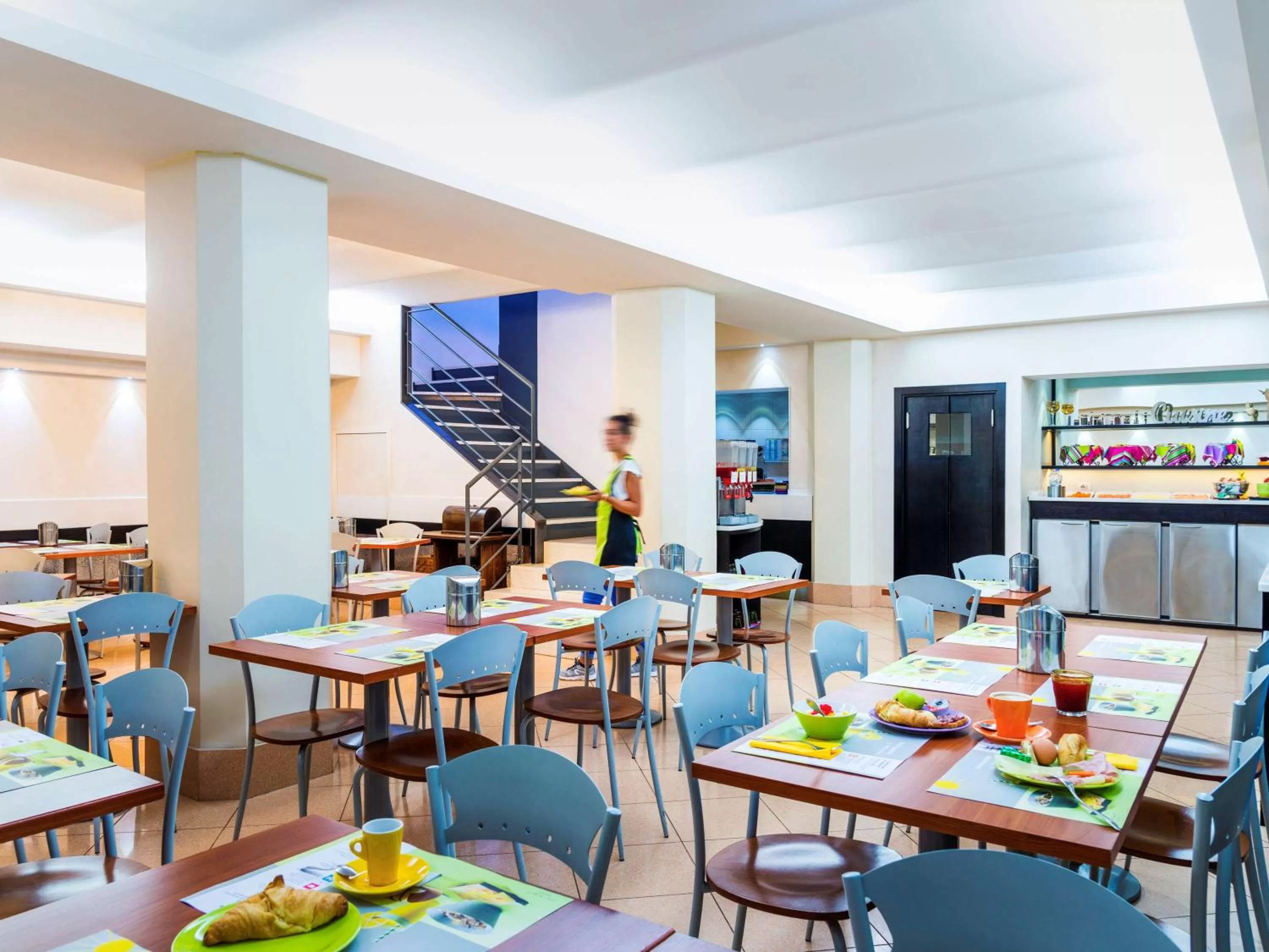 Restaurant/places to eat in Ibis Styles Milano Centro