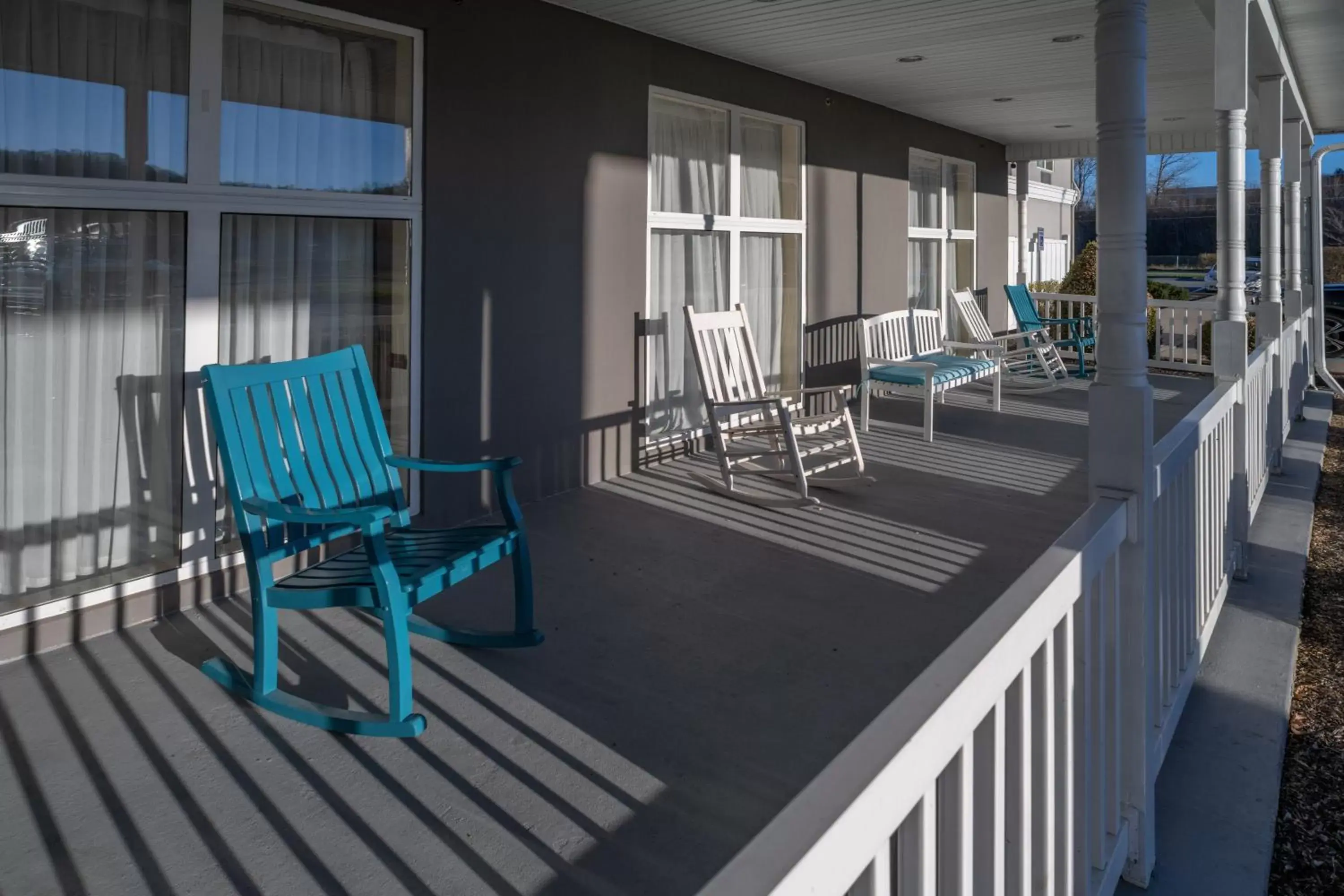 Patio in Country Inn & Suites by Radisson, Princeton, WV