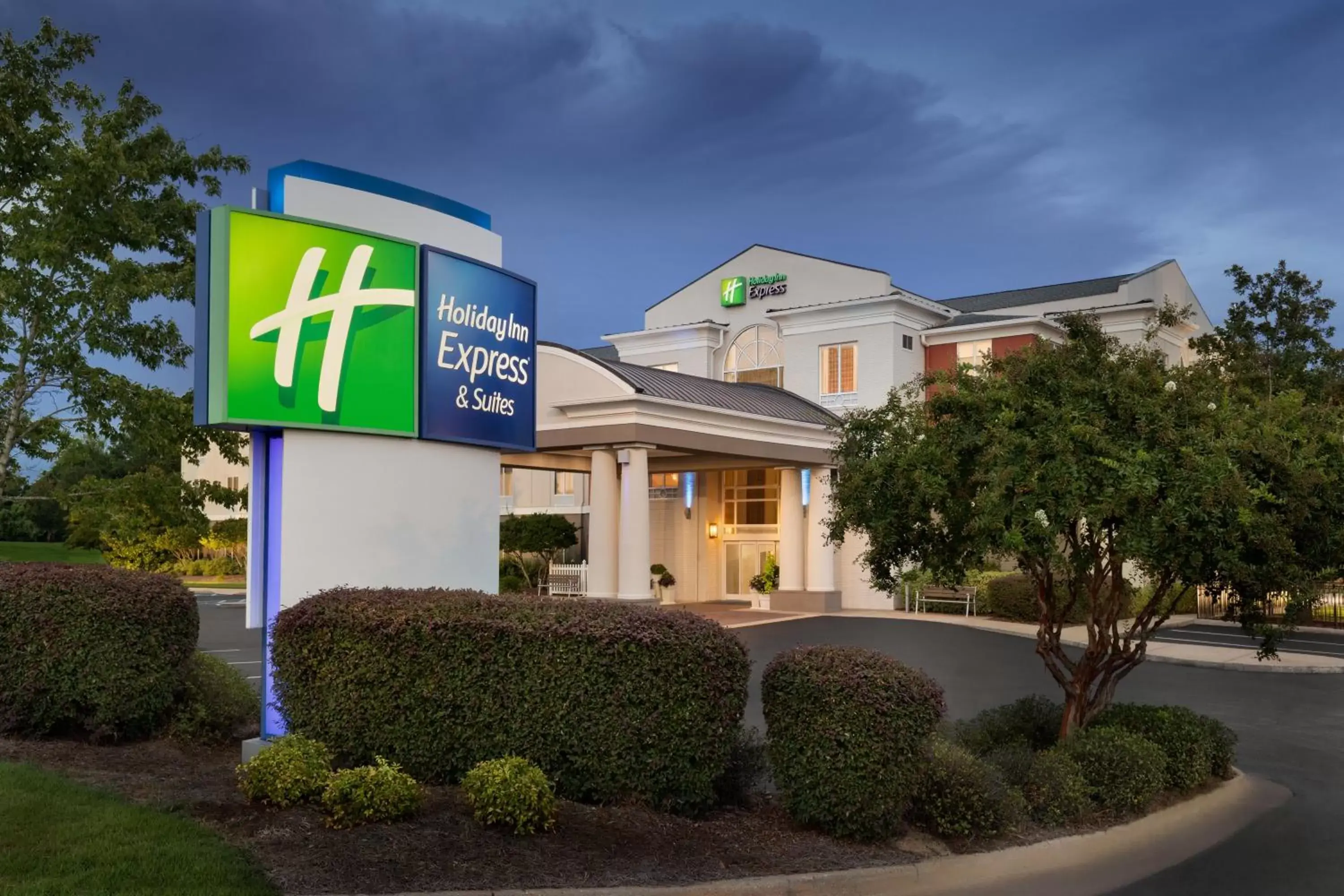 Property Building in Holiday Inn Express Hotel & Suites Auburn - University Area, an IHG Hotel