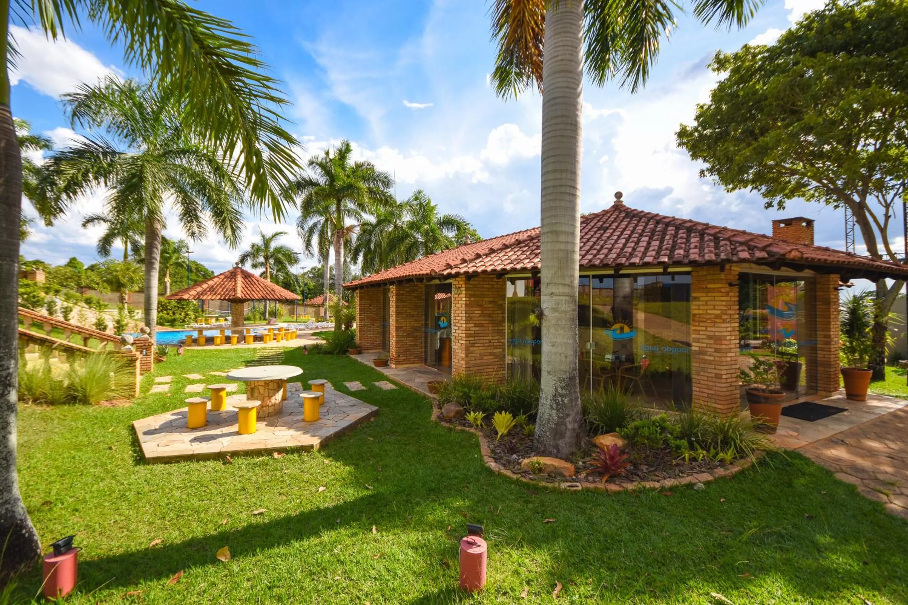 Restaurant/places to eat in HOTEL ABAPORU