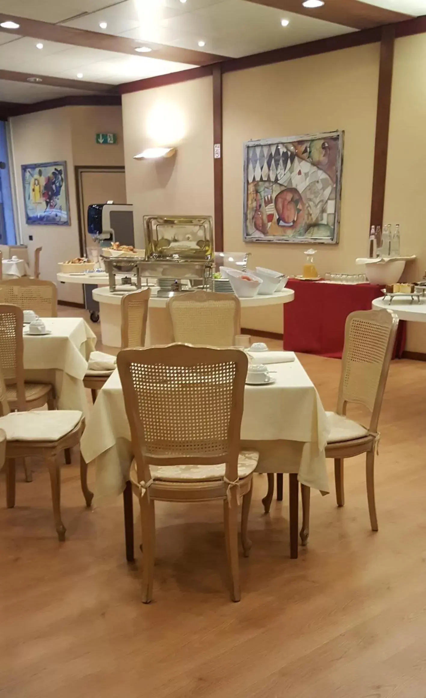 Restaurant/Places to Eat in iH Hotels Roma Cicerone