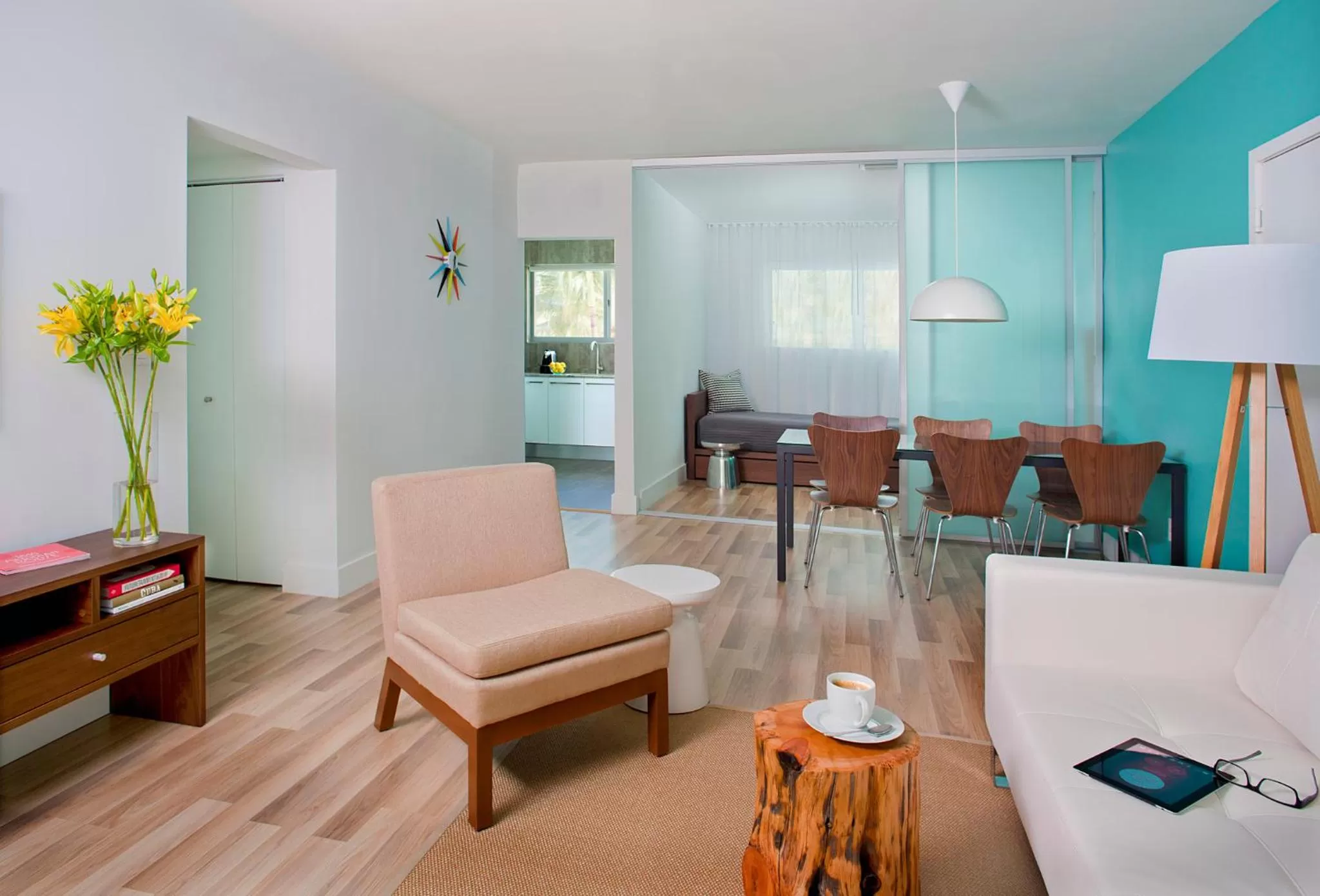 Living room in 1818 Meridian House Apartments and Suites by Eskape Collection