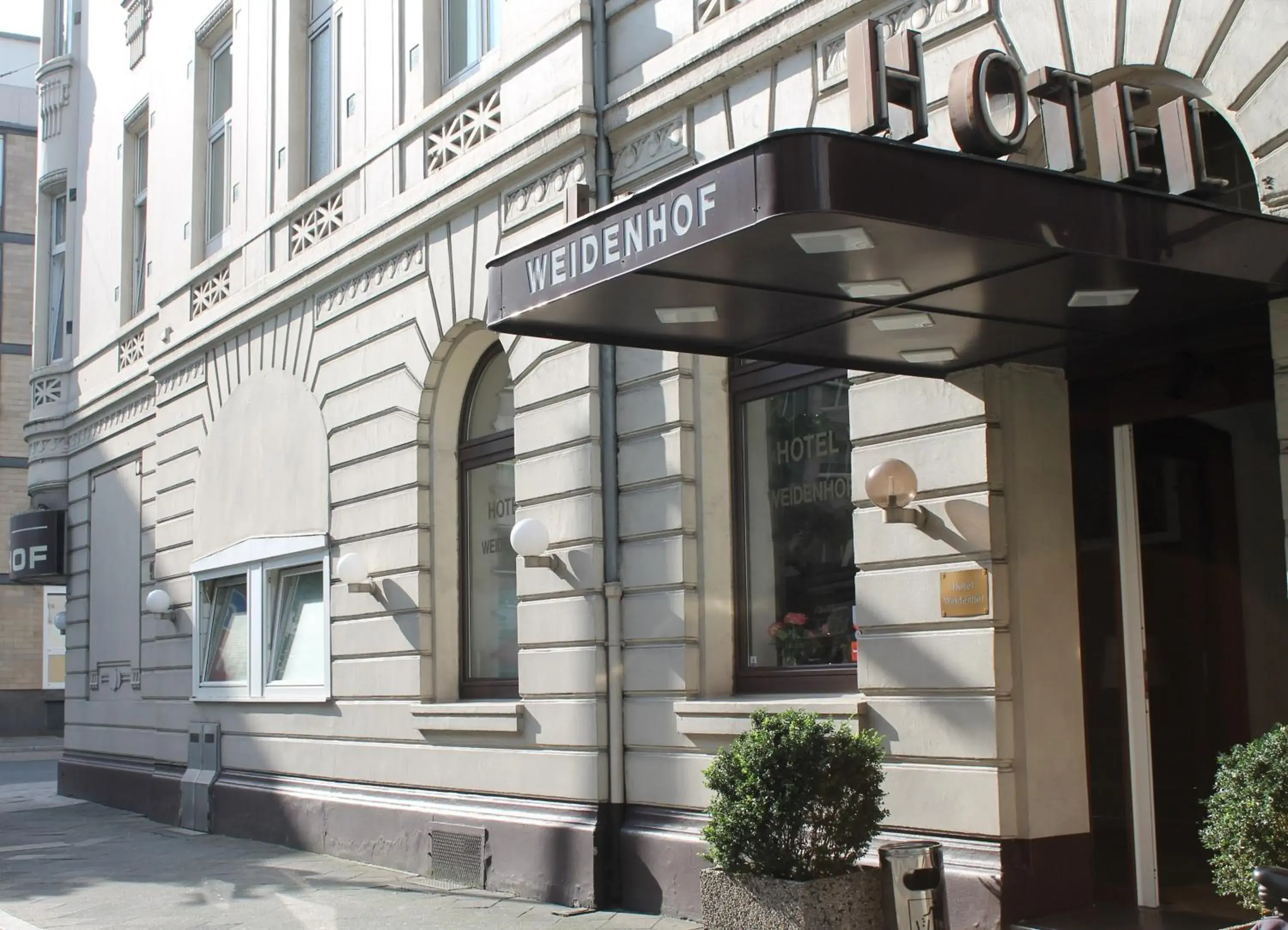 Facade/entrance, Property Building in Hotel Weidenhof