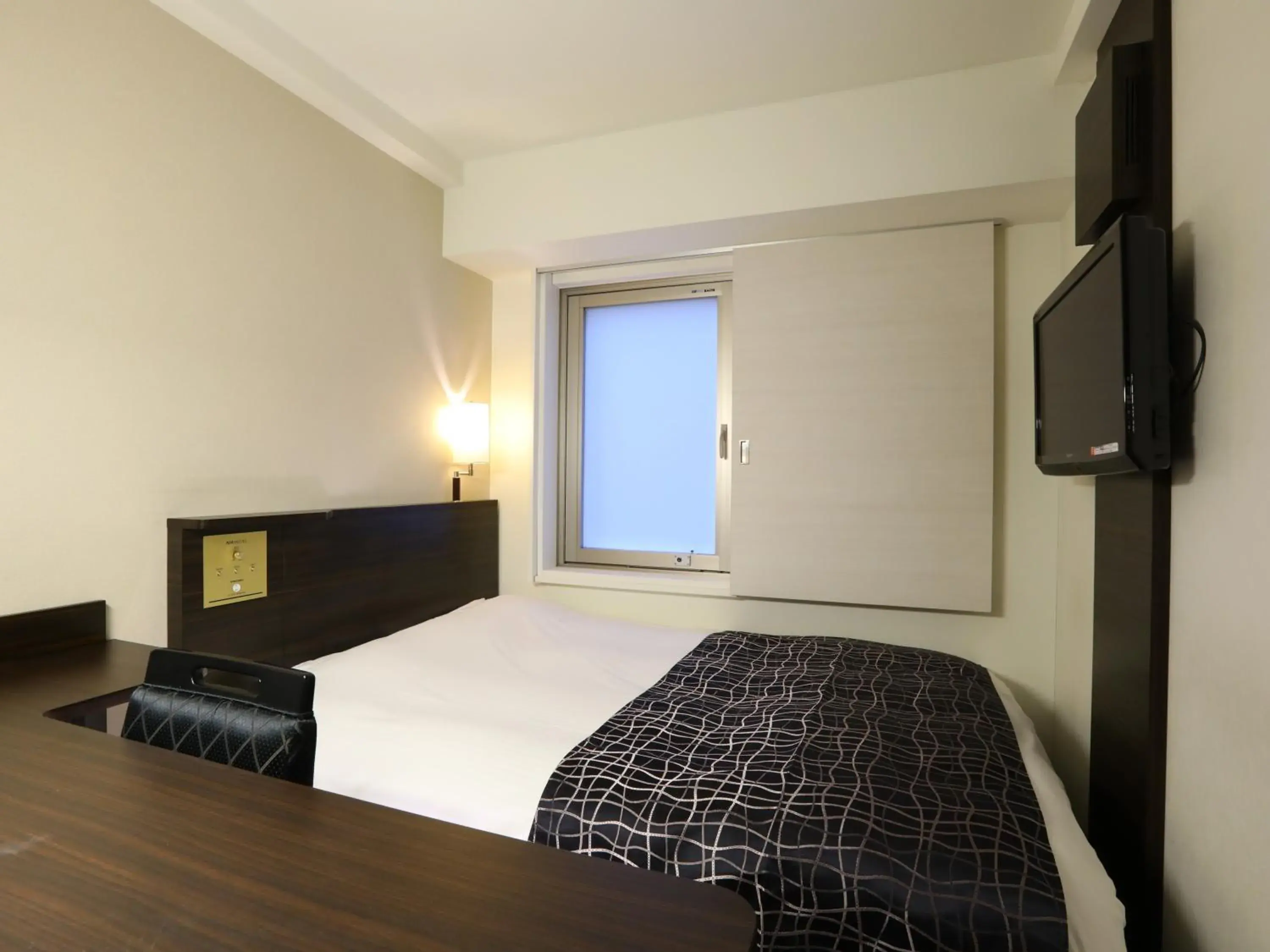 Photo of the whole room, Bed in Apa Hotel Asakusa Kuramae