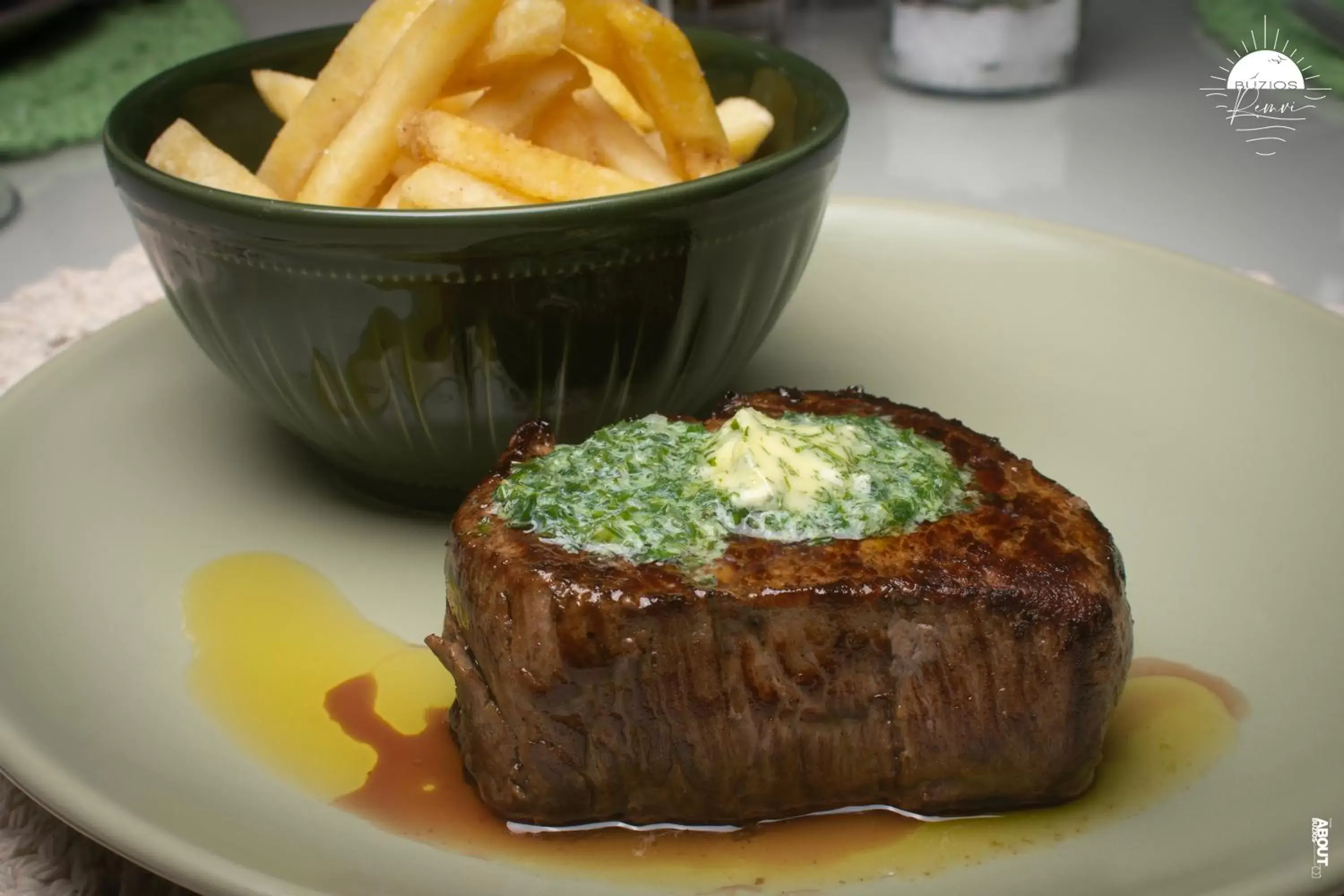 Restaurant/places to eat in Pousada Praia João Fernandes Restaurant/places to eat in Pousada Praia João Fernandes