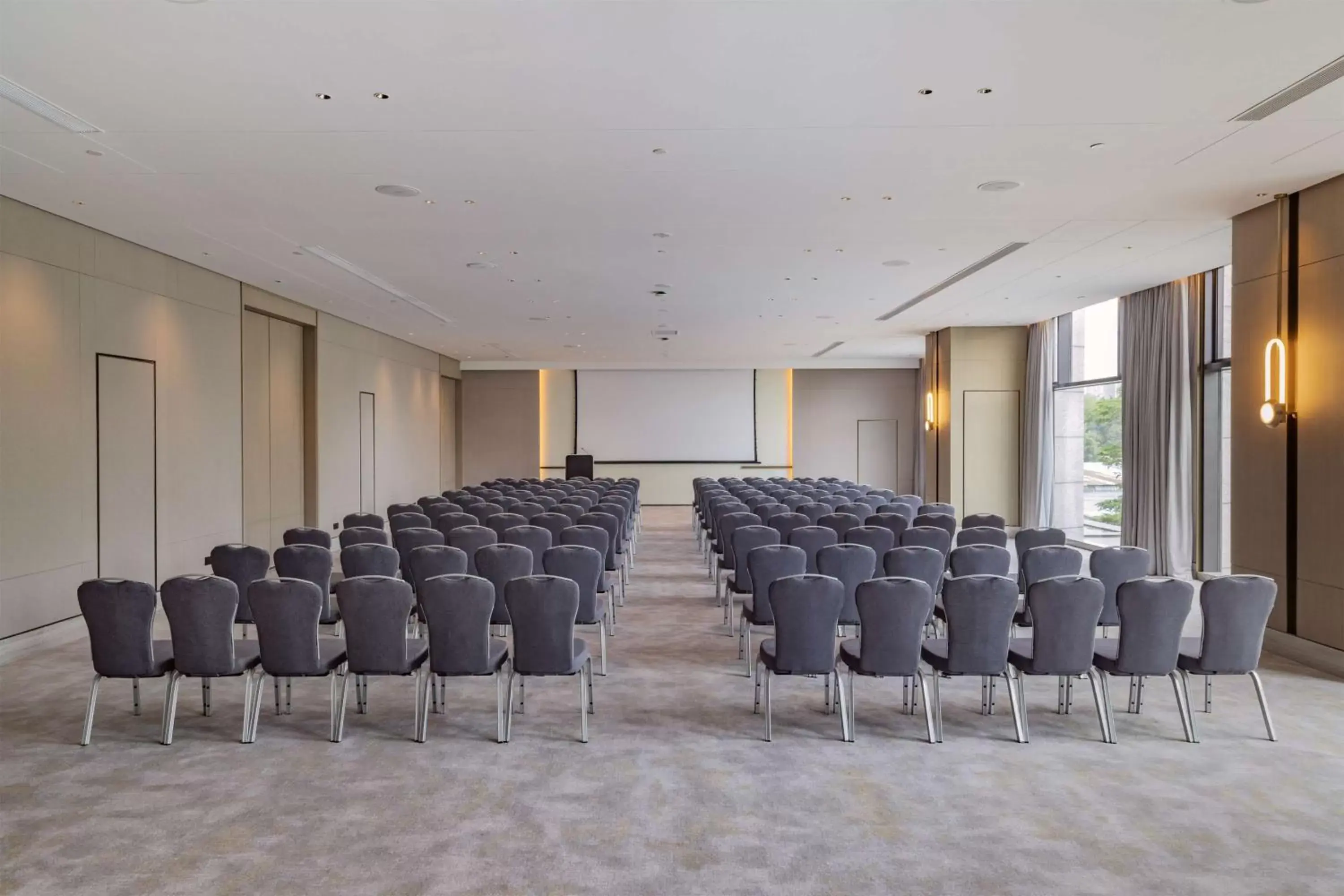 Meeting/conference room in DoubleTree By Hilton Shenzhen Nanshan Hotel & Residences