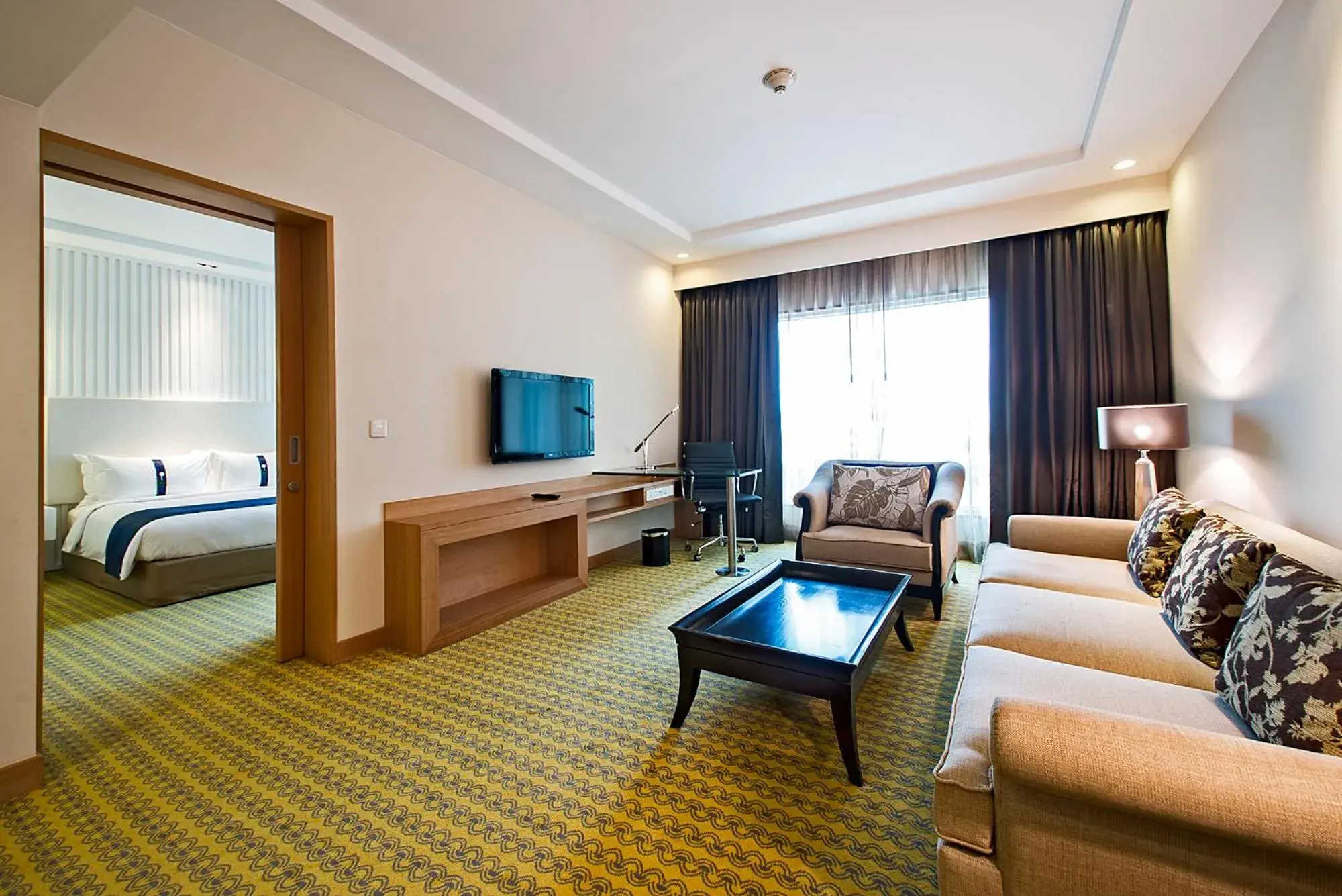 Guests, Seating Area in Holiday Inn Amritsar Ranjit Avenue, an IHG Hotel