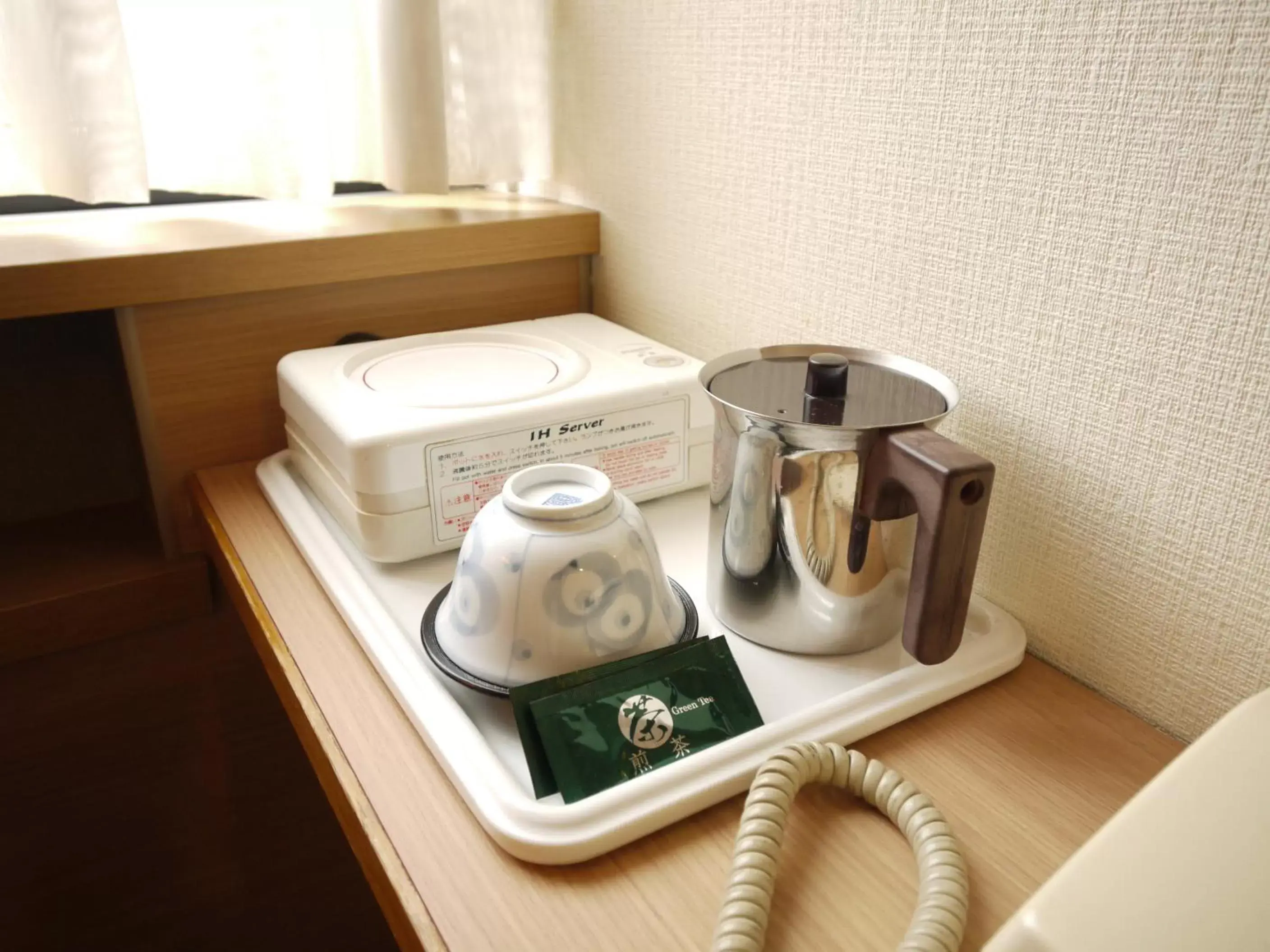 Coffee/tea facilities in Hotel Route-Inn Kitakyushu-Wakamatsu Ekihigashi