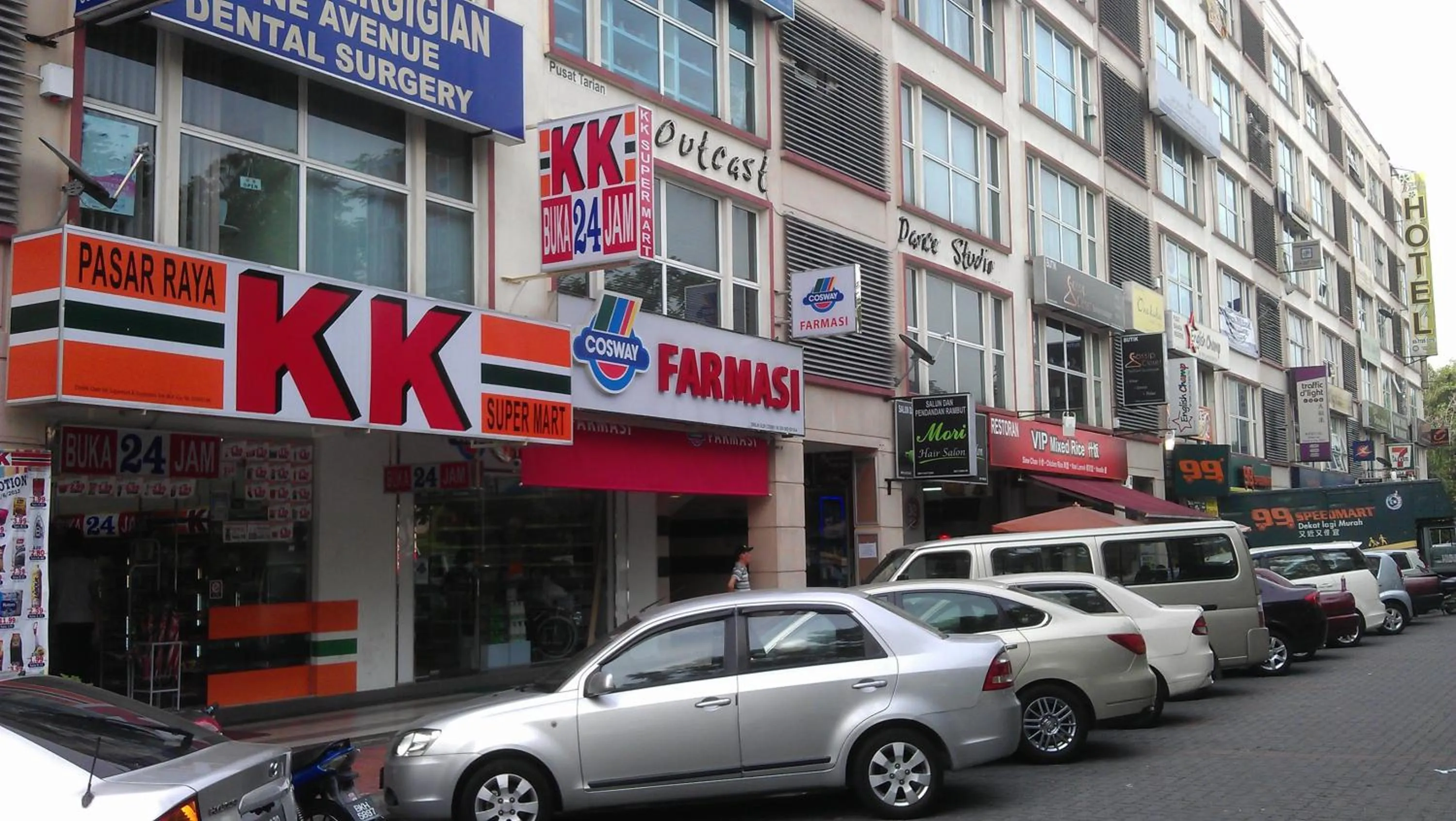 On-site shops in One Avenue Hotel