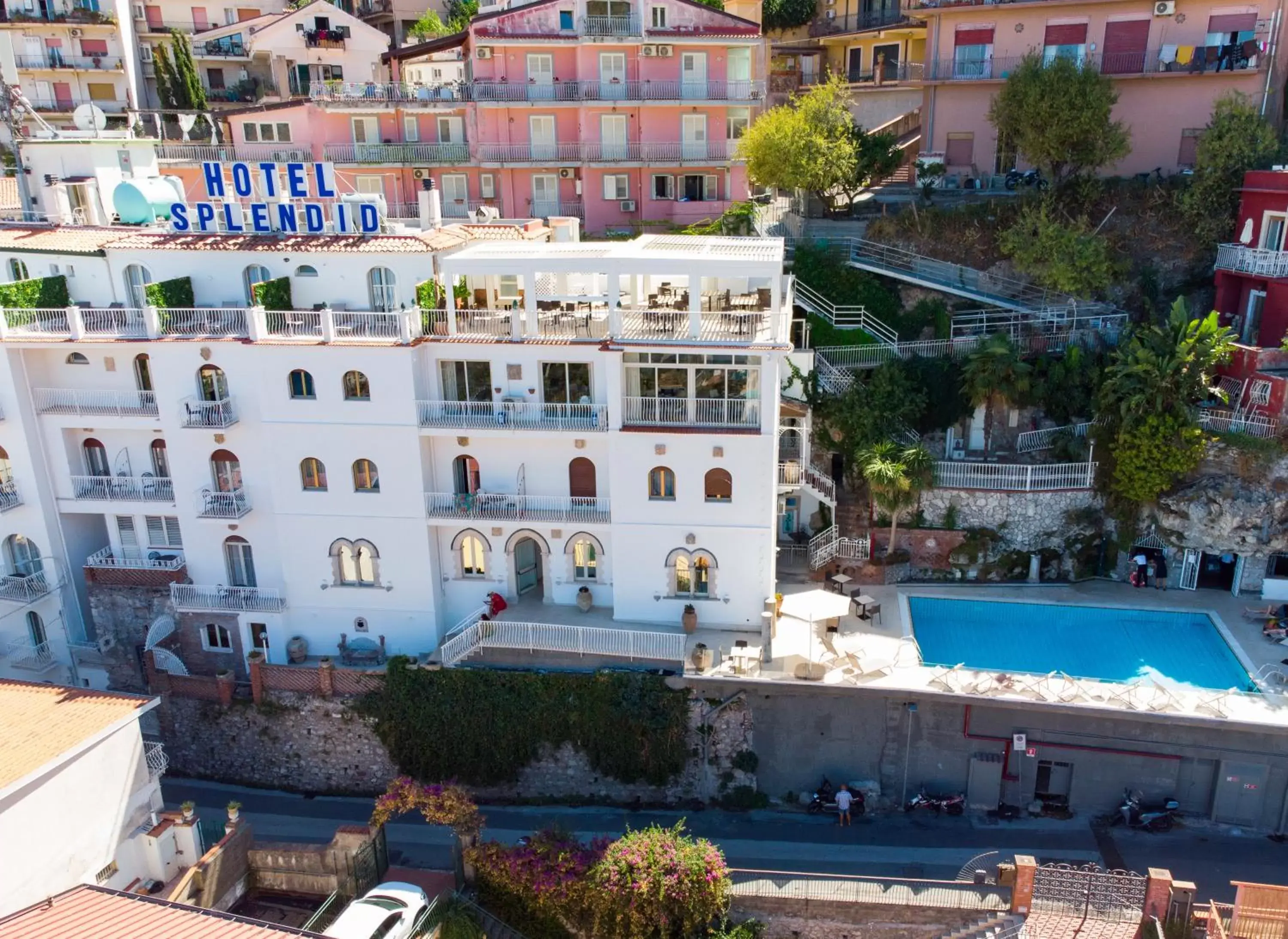 Property building, Swimming Pool in Splendid Hotel Taormina