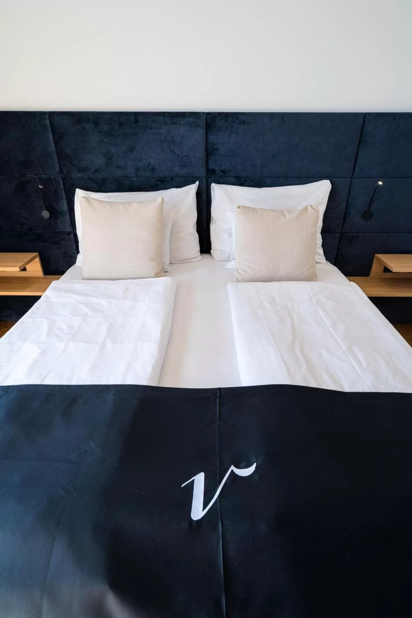 Bed in Vienna Residence, Marina Tower - Danube