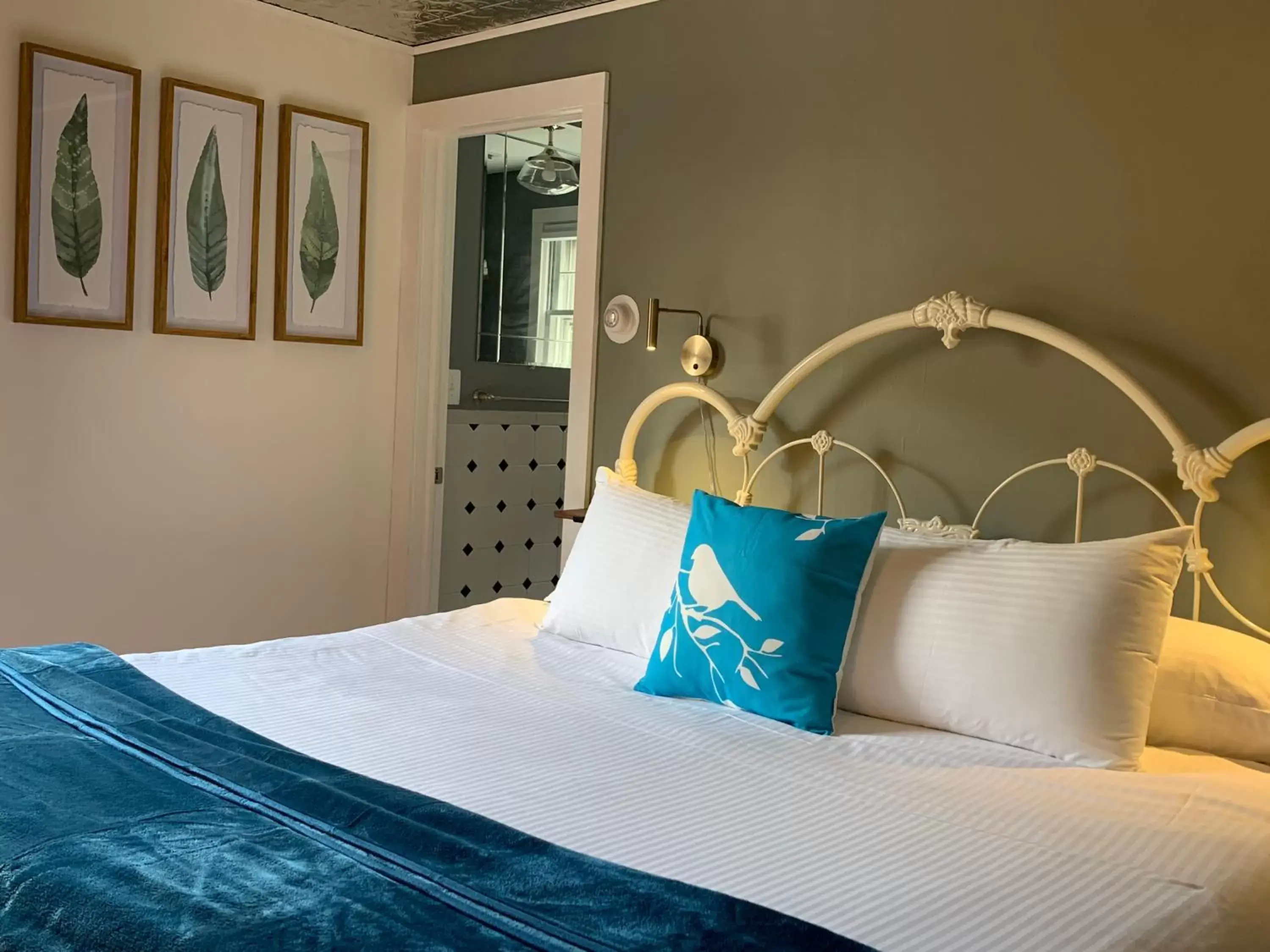 Bed in The Nutmeg Vermont Bed in The Nutmeg Vermont