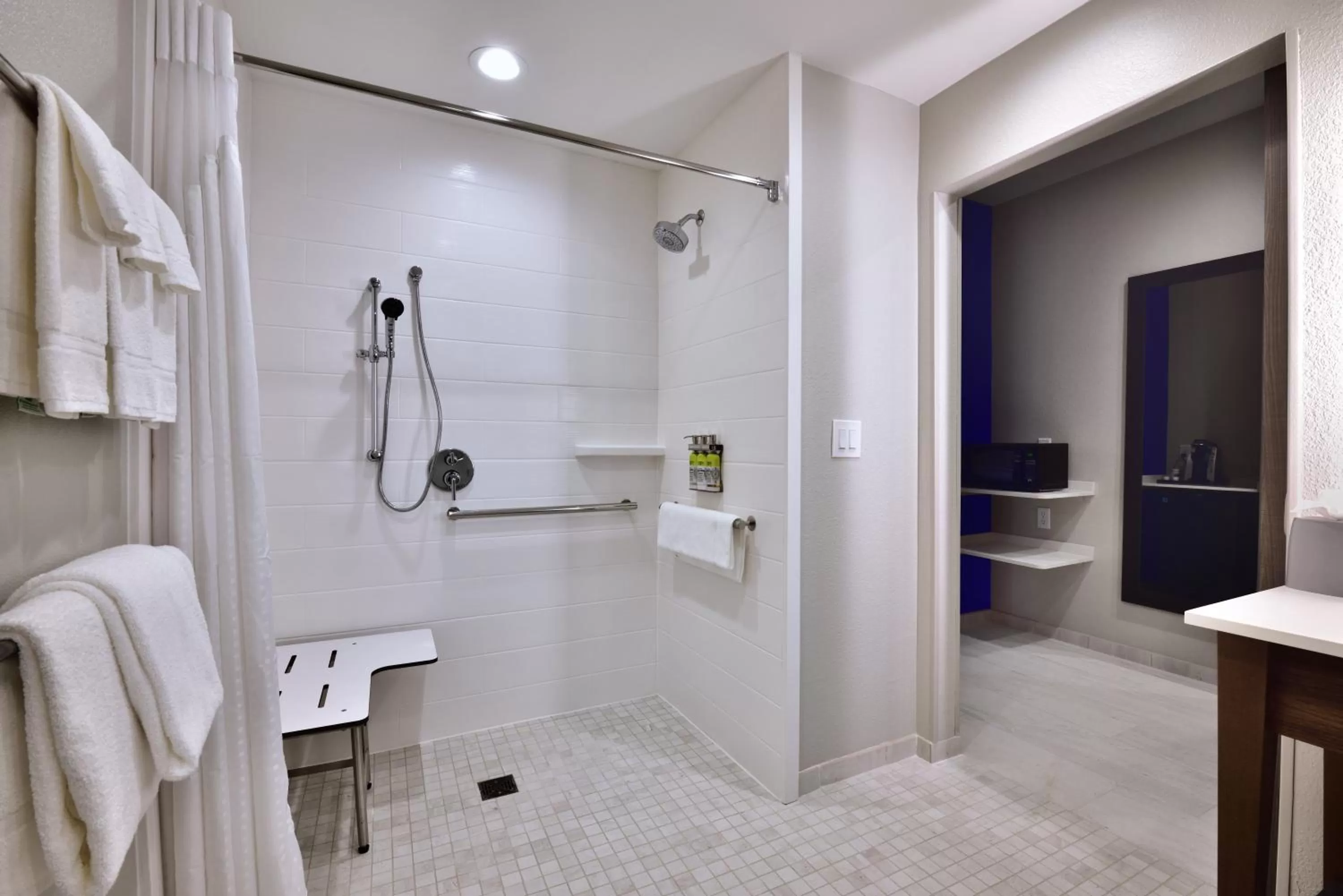 Suite - Mobility Access Roll in Shower/Non-Smoking in Holiday Inn Express & Suites - Houston North - Woodlands Area, an IHG Hotel