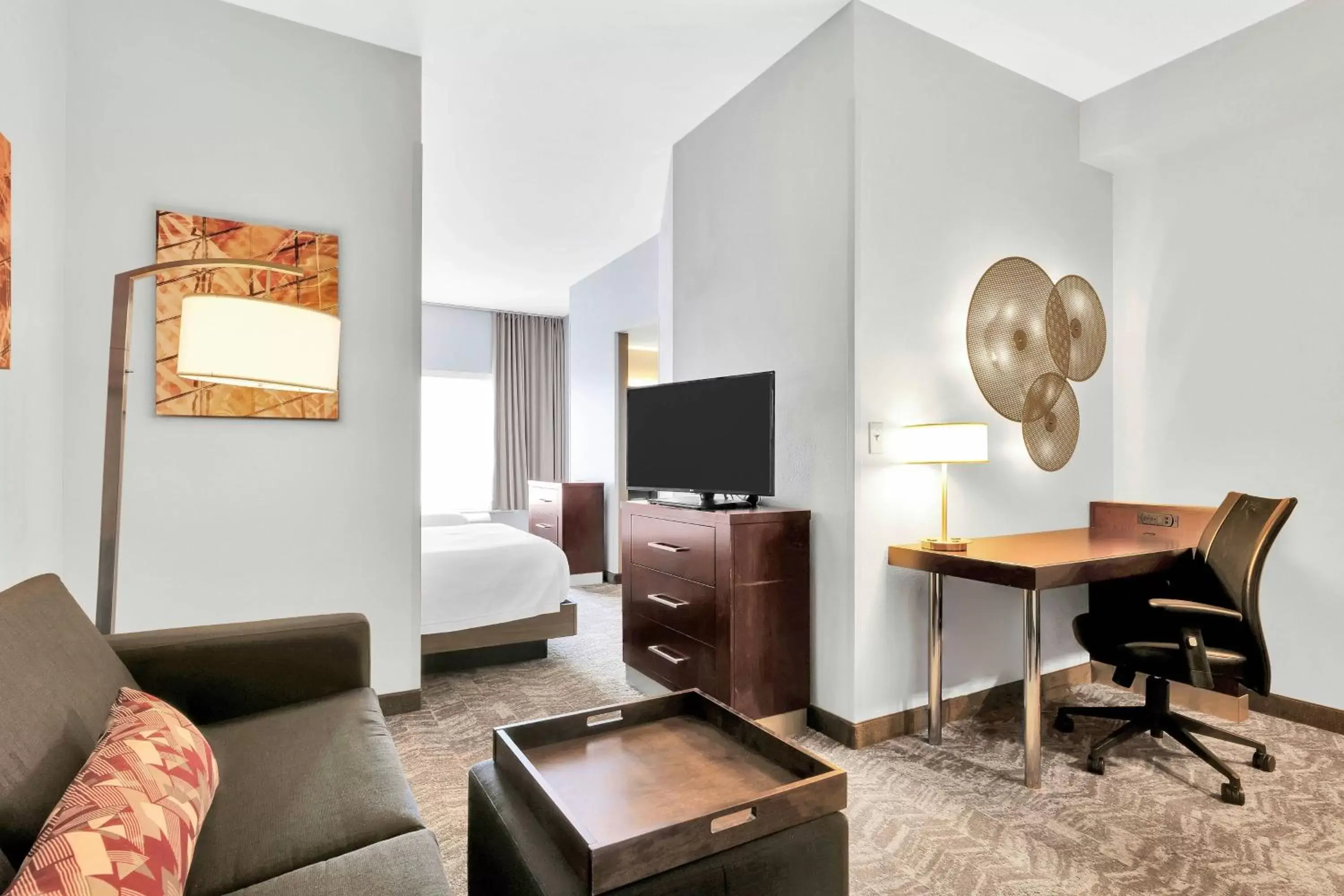 Bedroom, TV/Entertainment Center in SpringHill Suites by Marriott Tarrytown Westchester County