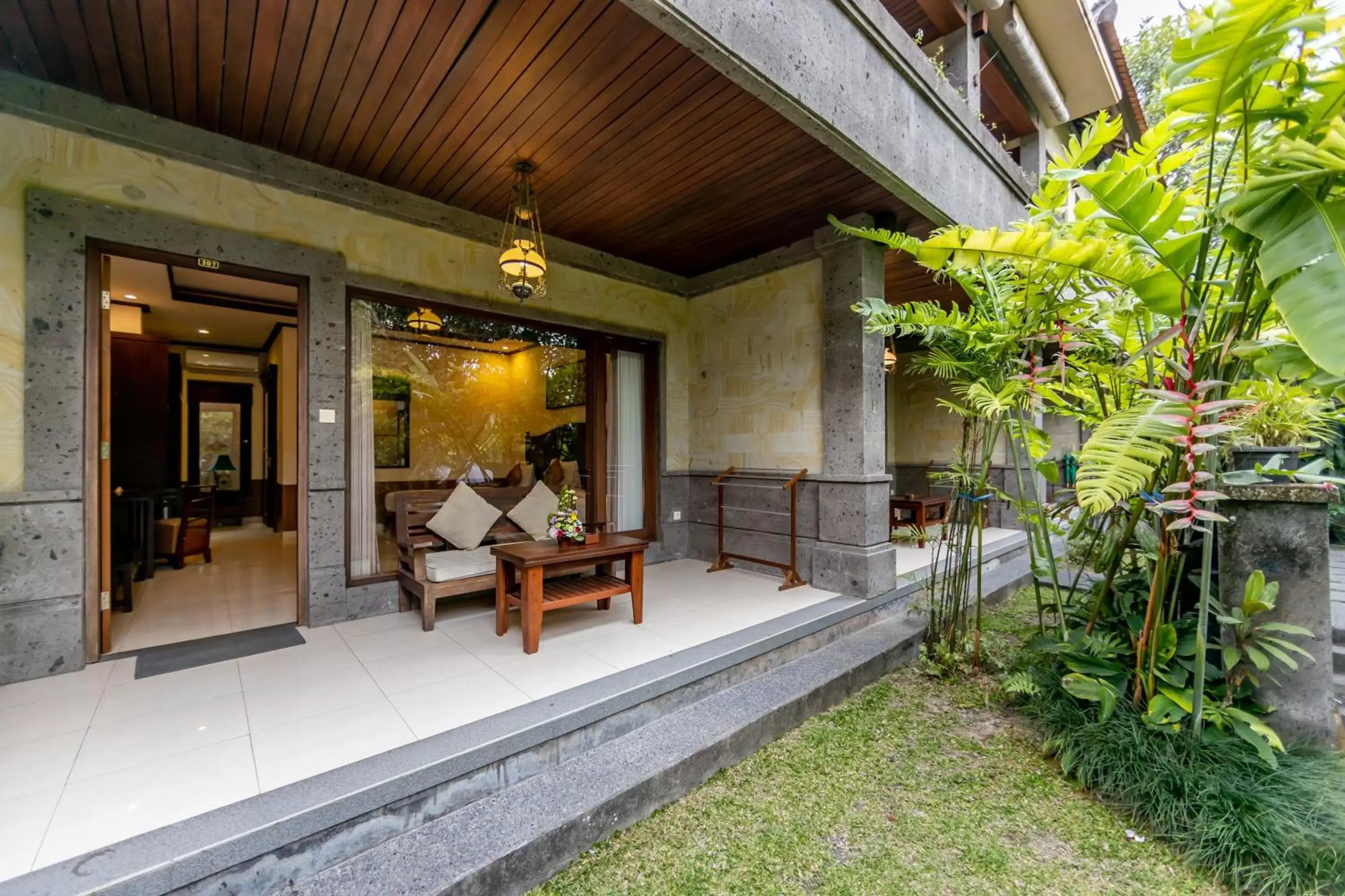 Patio in De Munut Balinese Resort