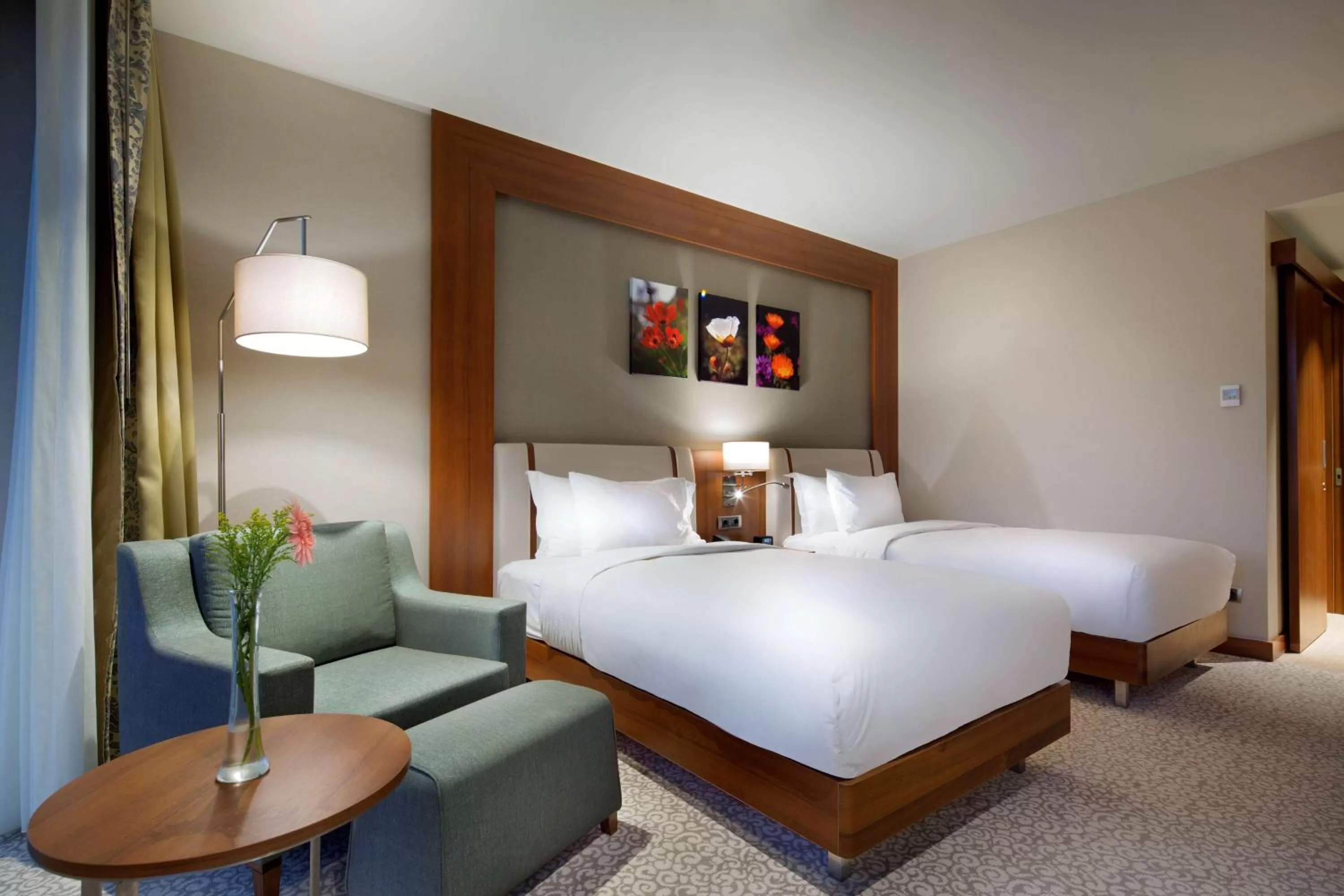 Living room, Bed in Hilton Garden Inn Istanbul Beylikduzu