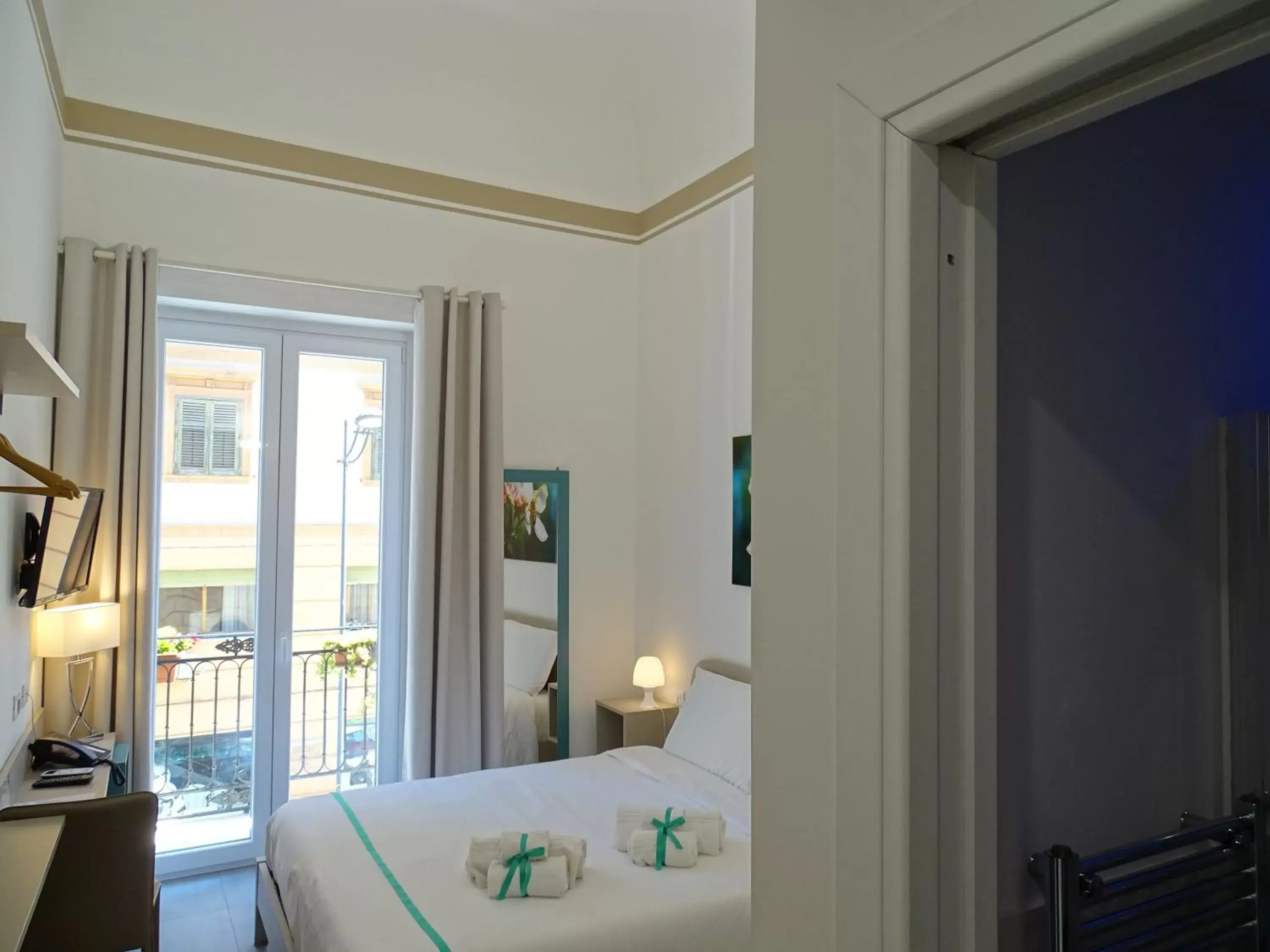 Spring, Bed in Le Quattro Stagioni - Rooms & Suite