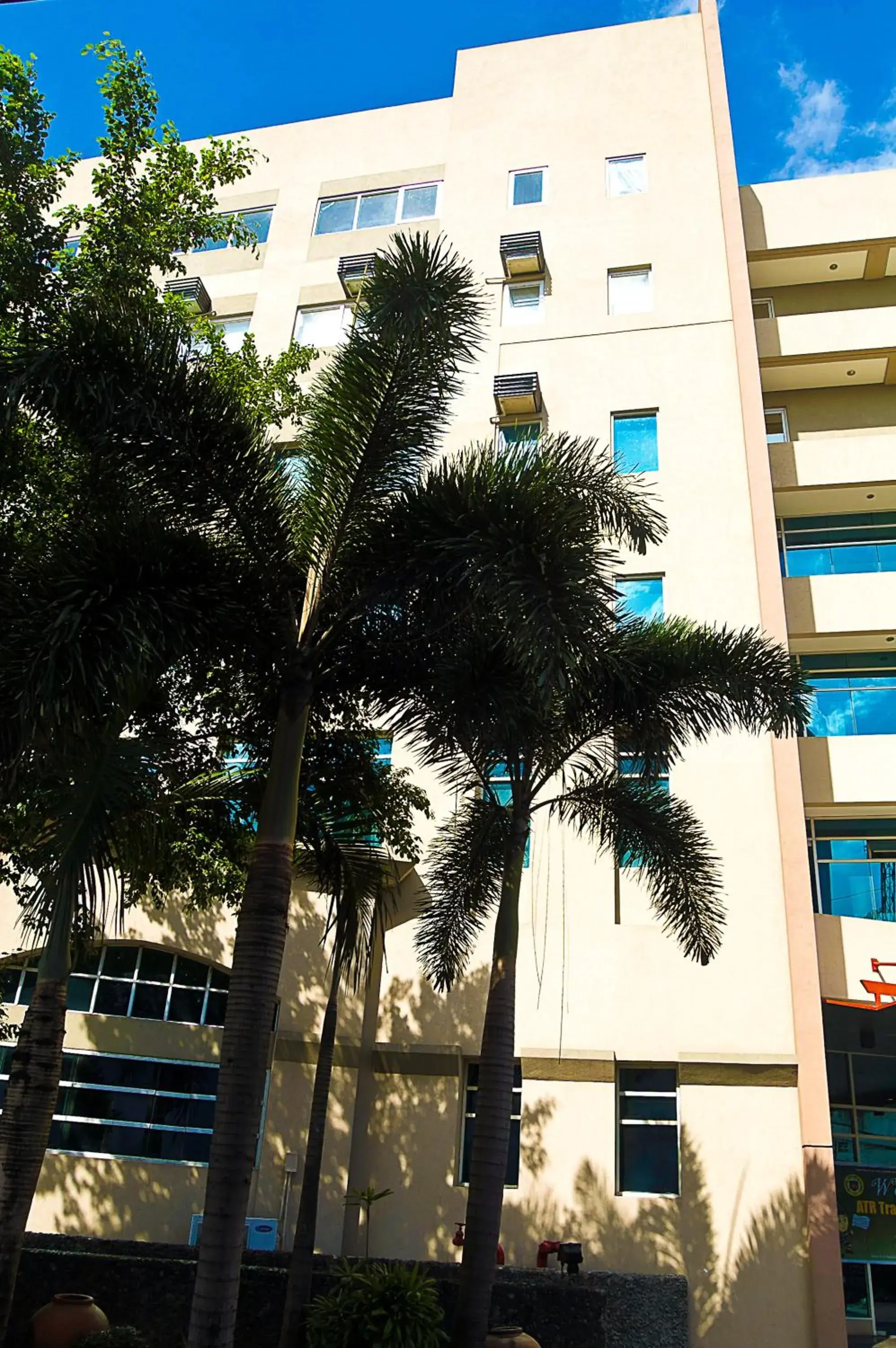 Facade/entrance in El Cielito Inn - Sta. Rosa Facade/entrance in El Cielito Inn - Sta. Rosa