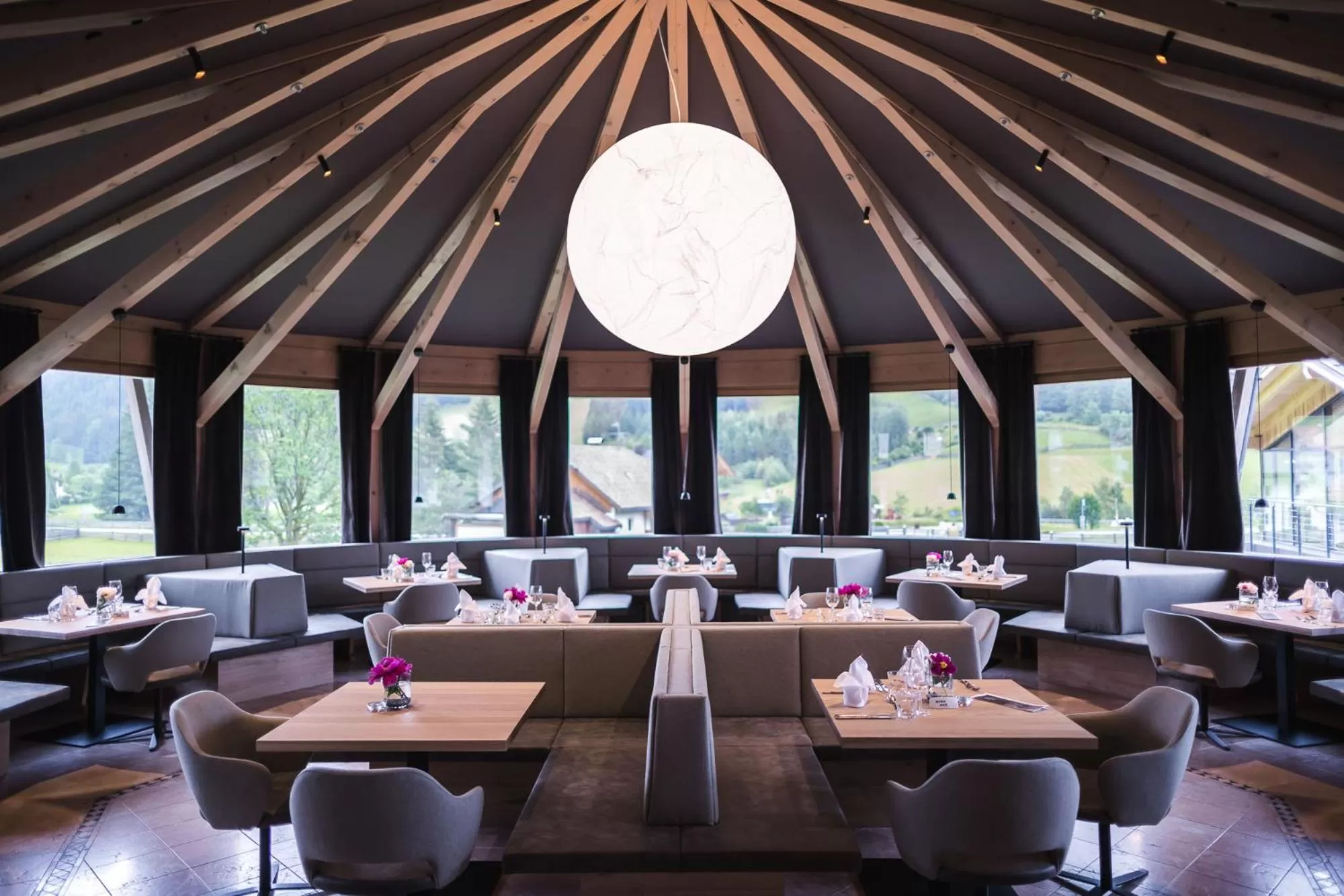 Restaurant/places to eat in Vierbrunnenhof