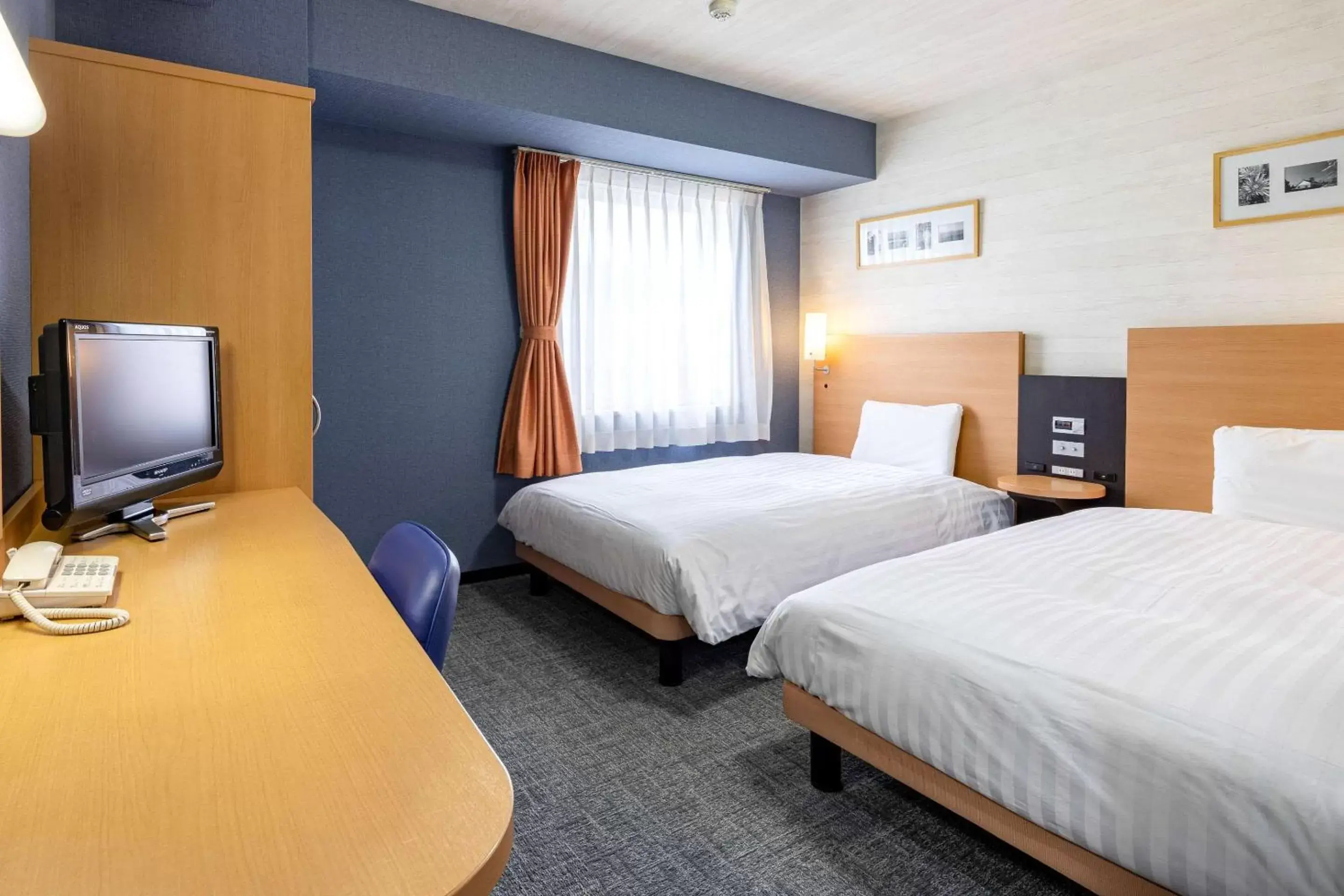 Bedroom, Bed in Comfort Hotel Niigata