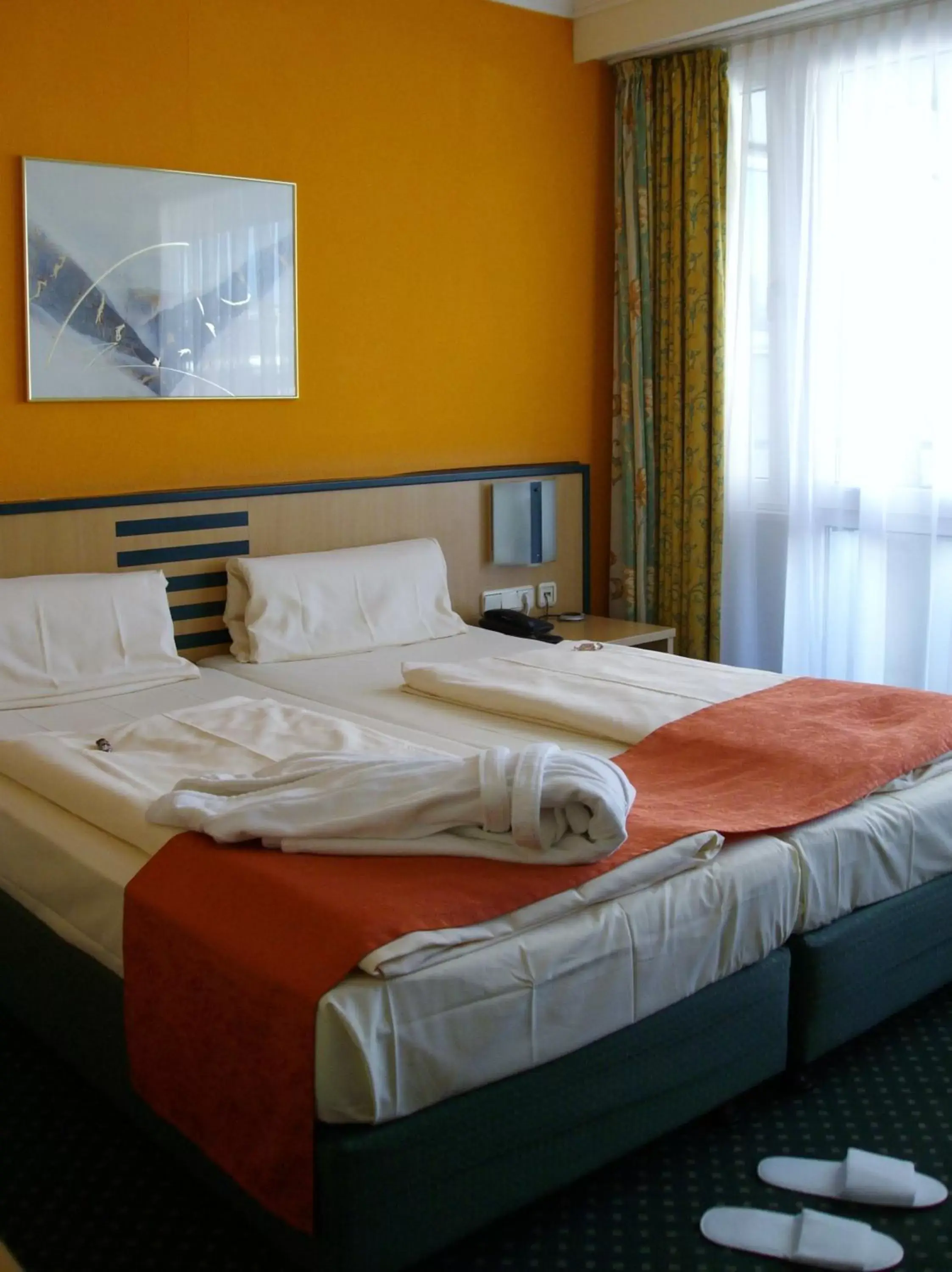 Photo of the whole room, Bed in Superior Hotel Präsident