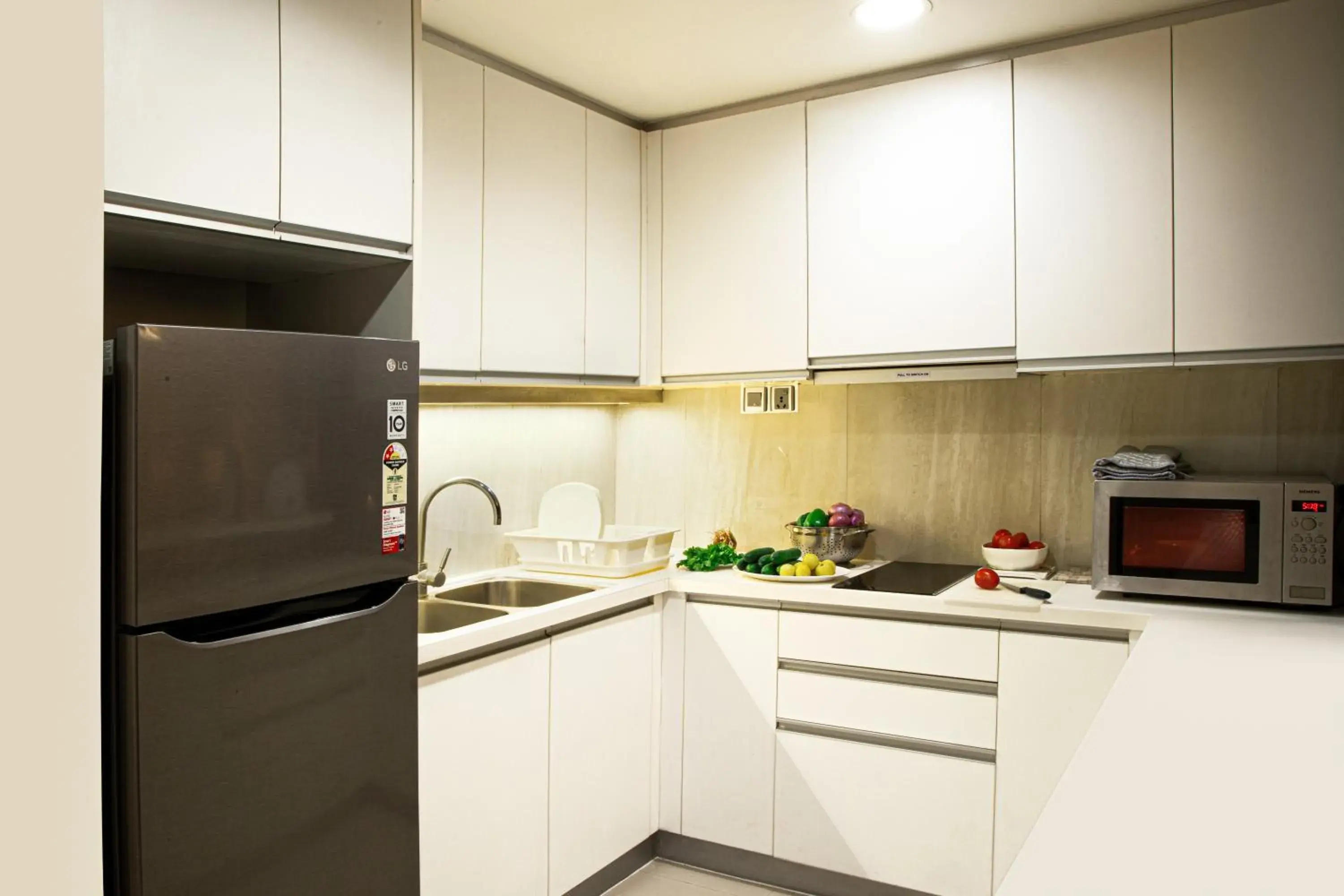 kitchen, Kitchen/Kitchenette in Somerset Greenways Chennai