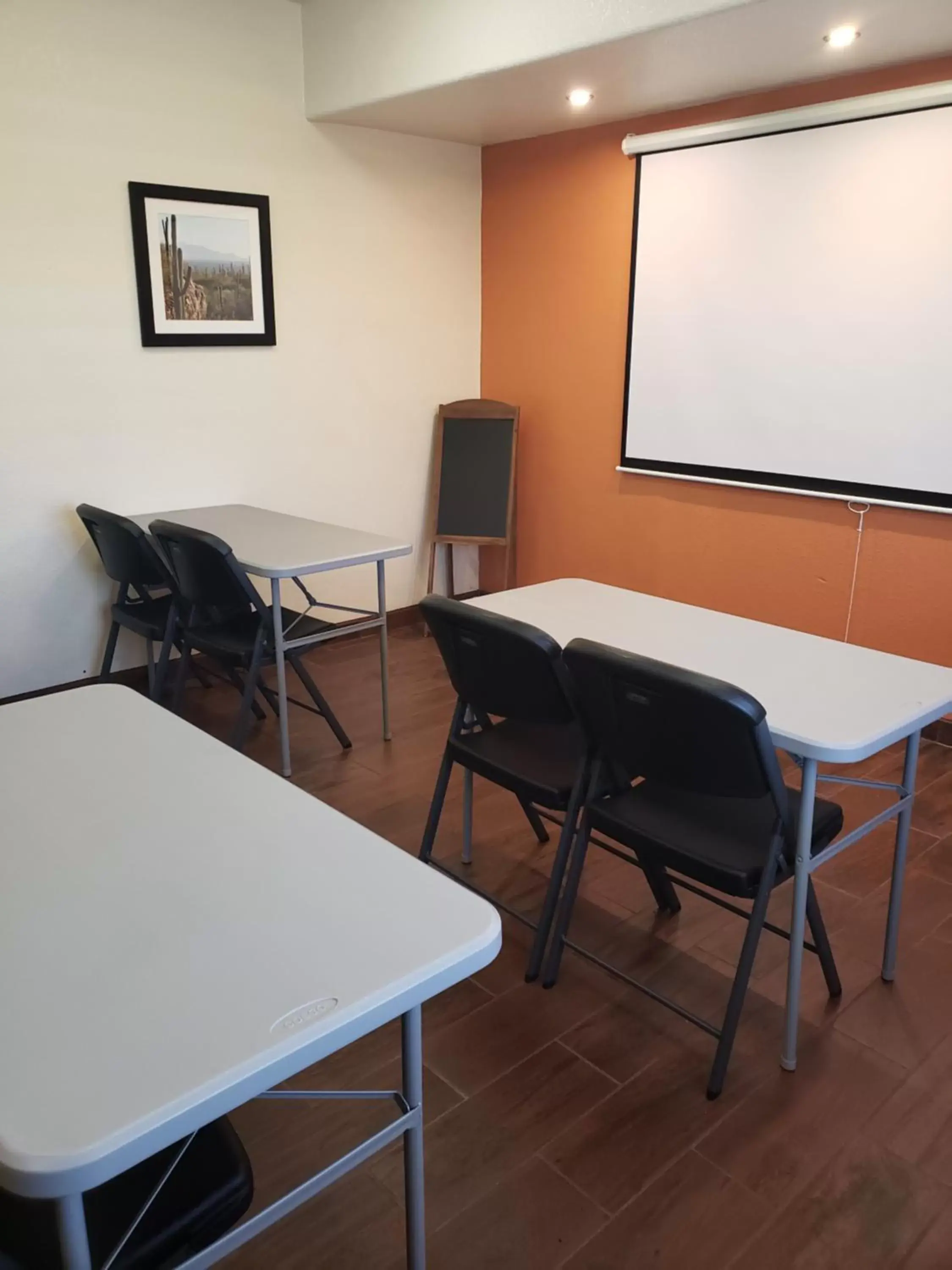 Meeting/conference room in Days Inn & Suites by Wyndham Tucson/Marana