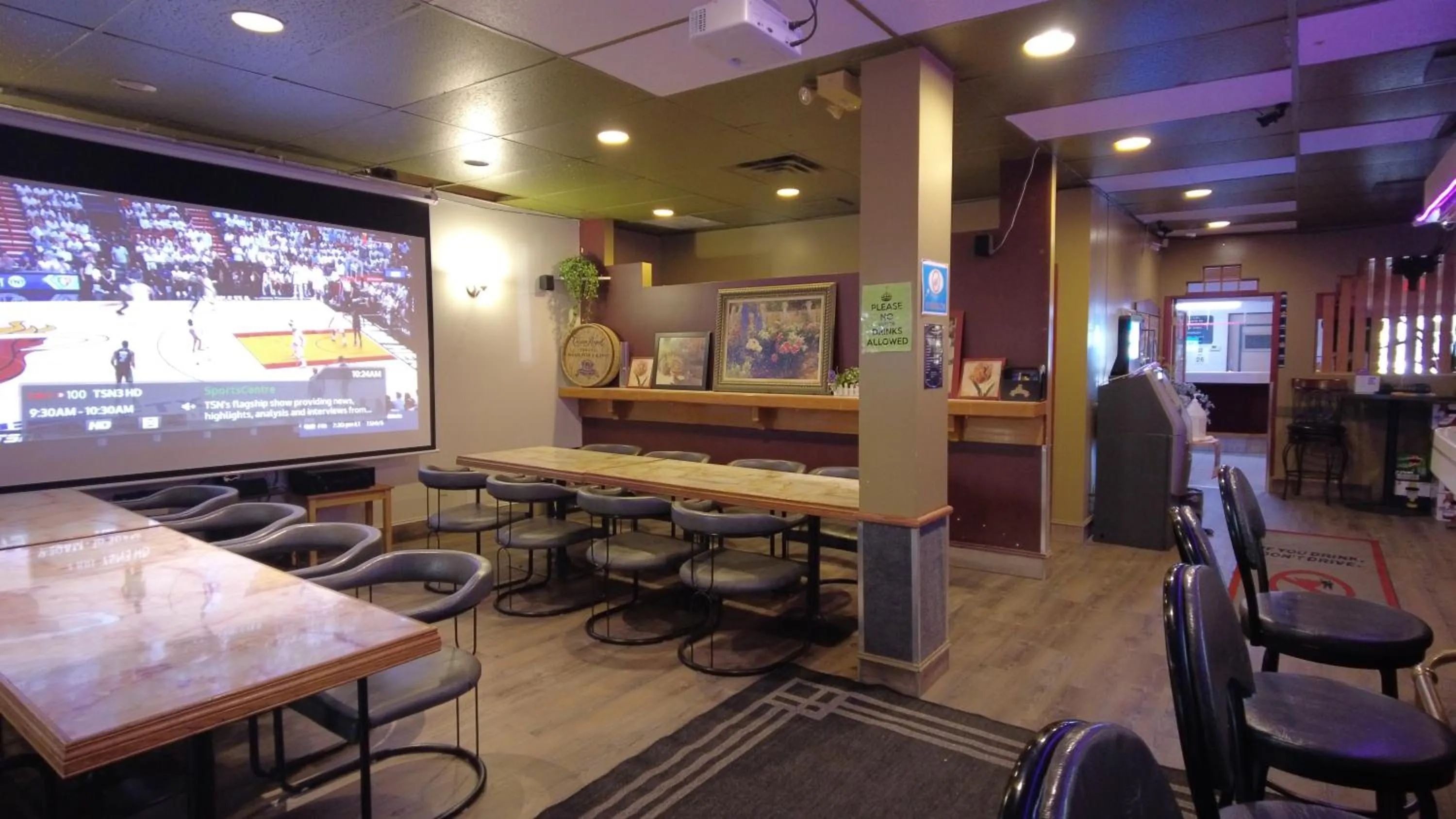 Lounge or bar in Sundre Motor Inn