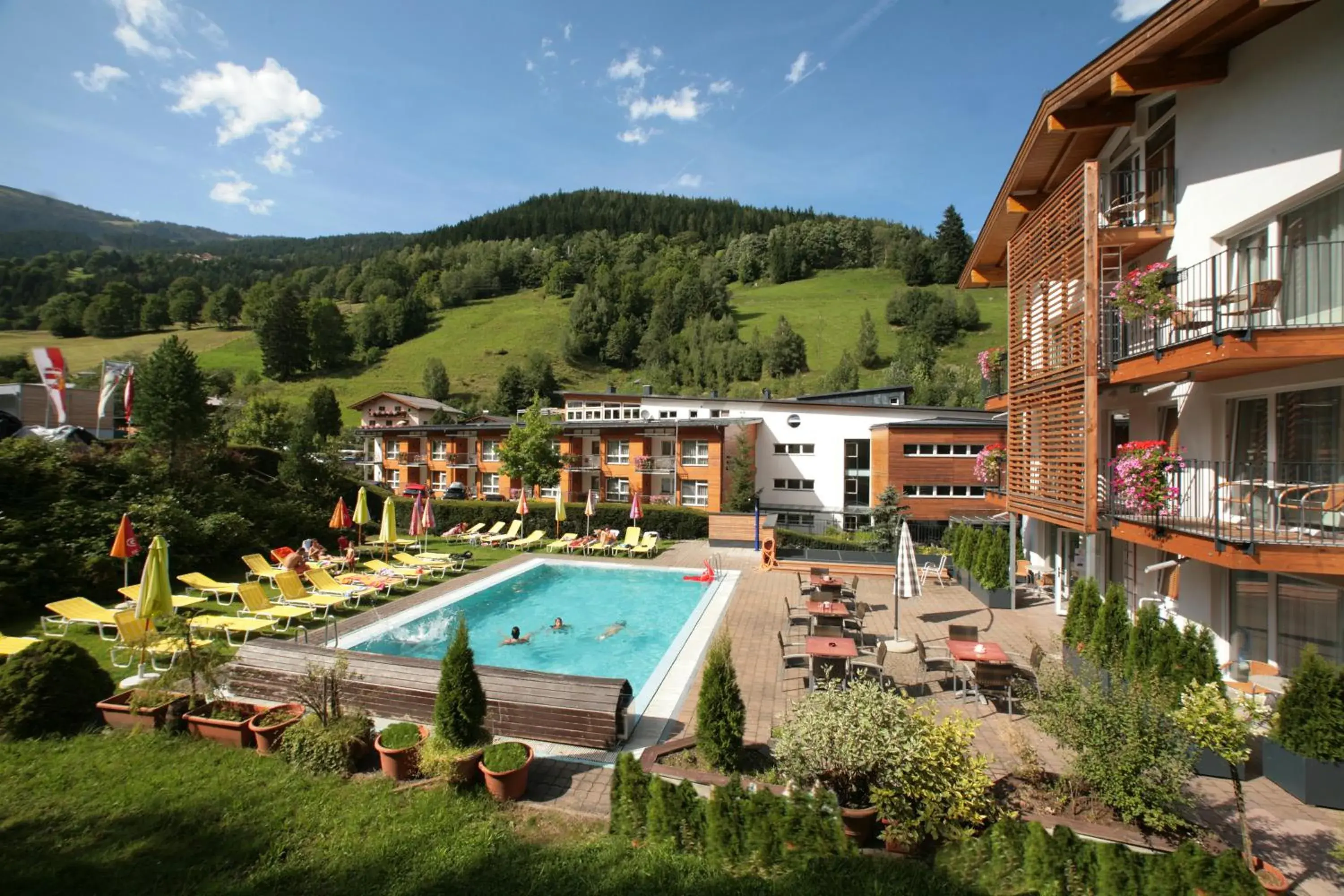 Facade/entrance, Pool View in Hotel Der Waldhof