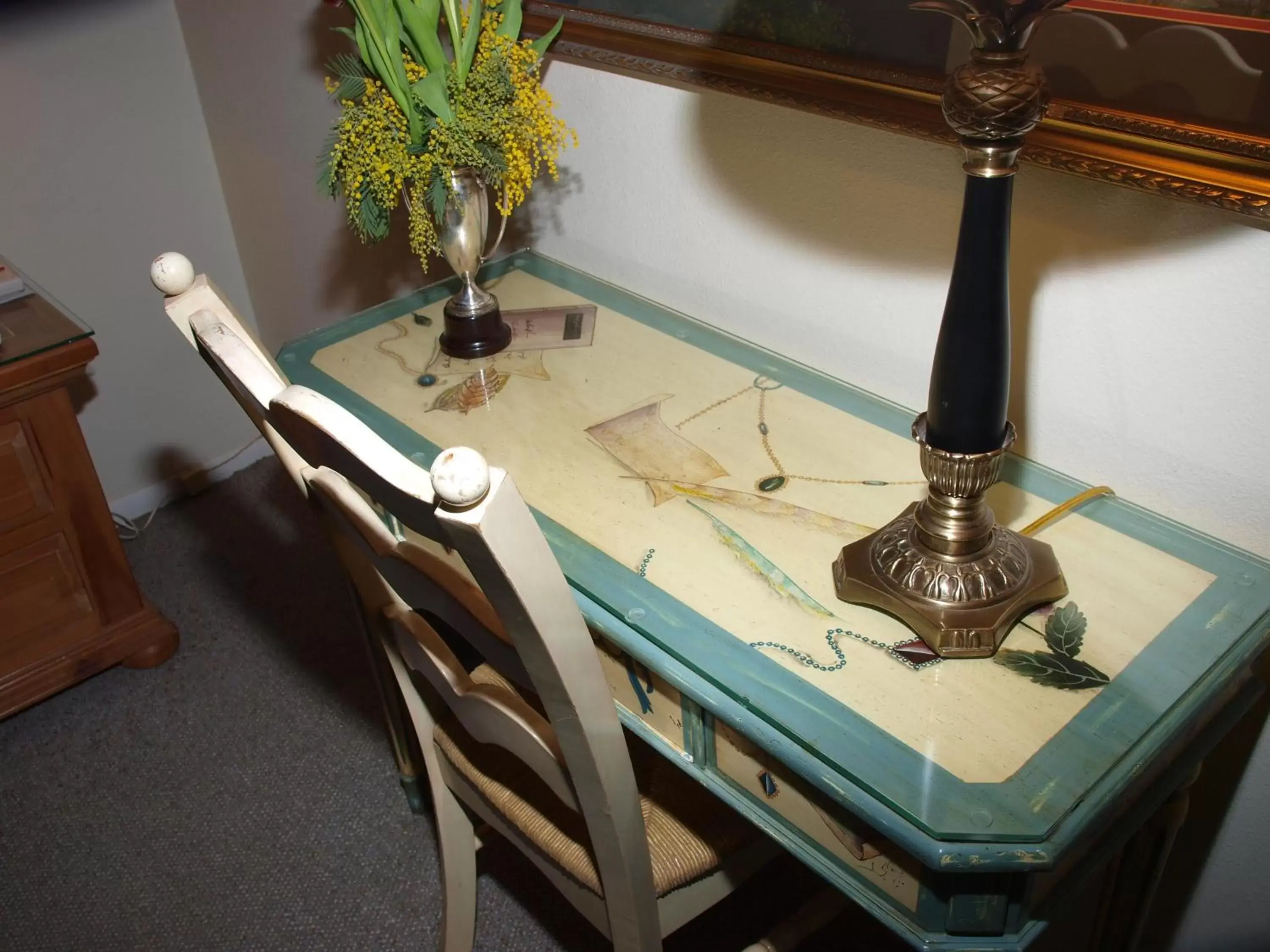 Decorative detail, Dining Area in Rainbow Courts