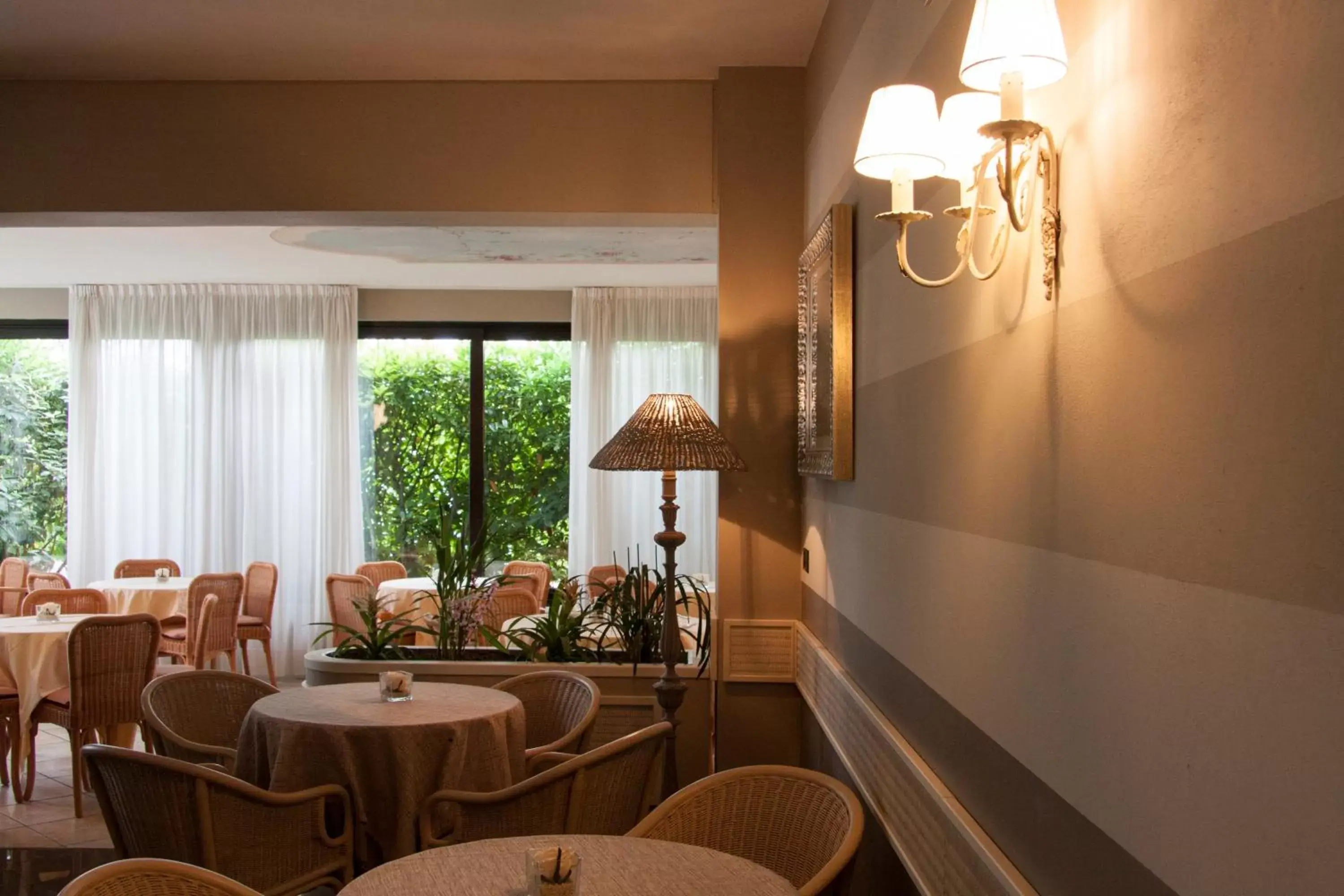 Lounge or bar in Hotel Berta Lounge or bar in Hotel Berta