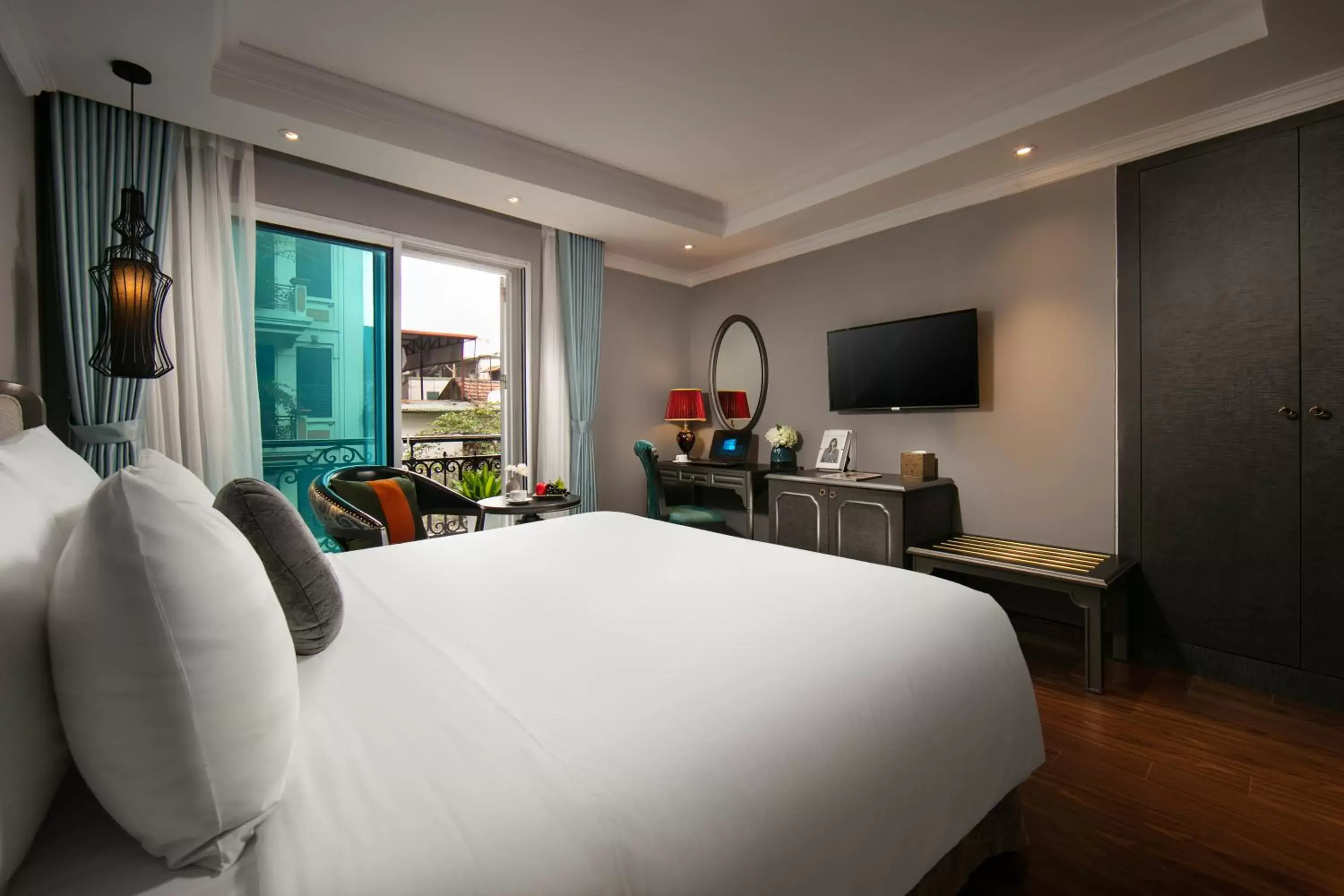 View (from property/room), Bed in Hanoi L'Heritage Hotel & Gym - Spa View (from property/room), Bed in Hanoi L'Heritage Hotel & Gym - Spa