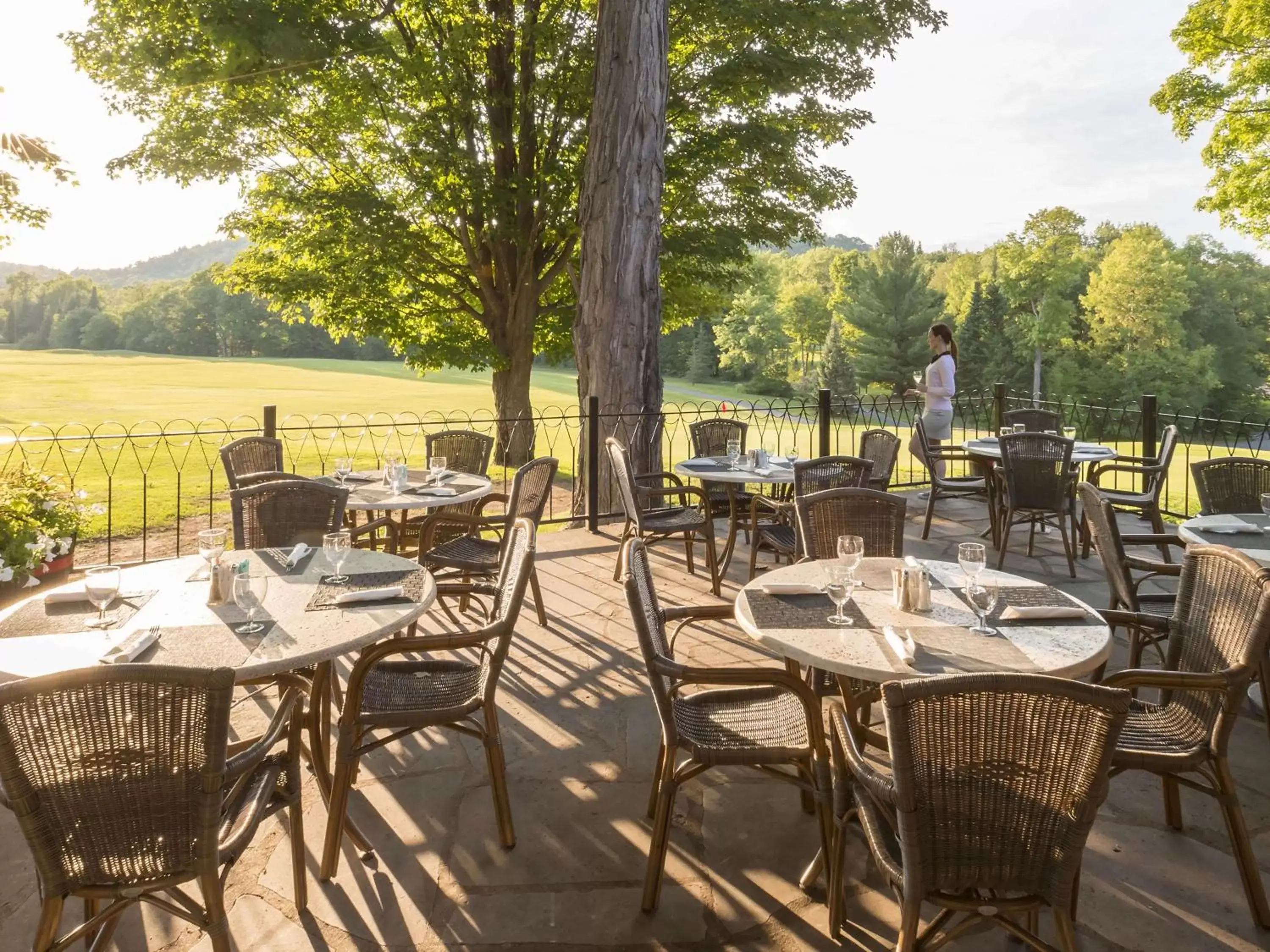 On site, Restaurant/Places to Eat in Fairmont Le Chateau Montebello