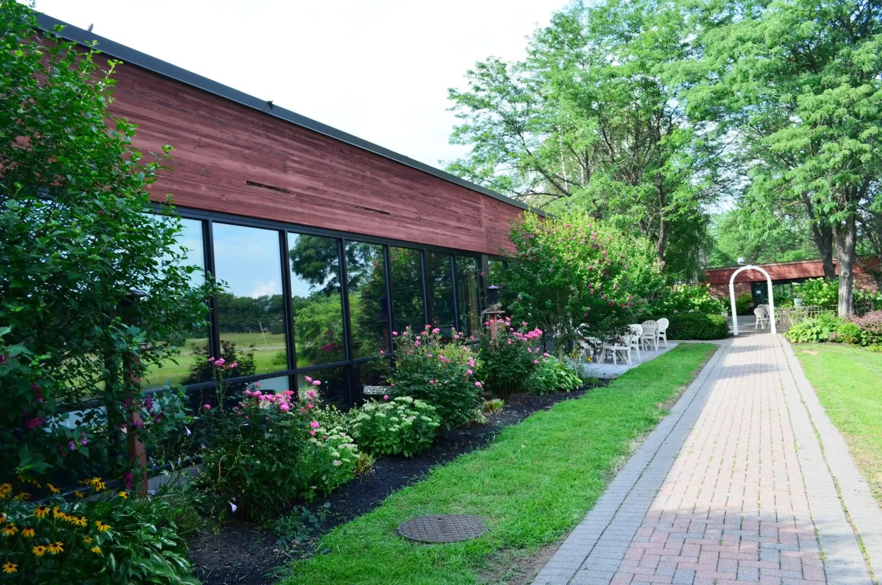 Garden in Best Western Hunt's Landing Hotel Matamoras Milford