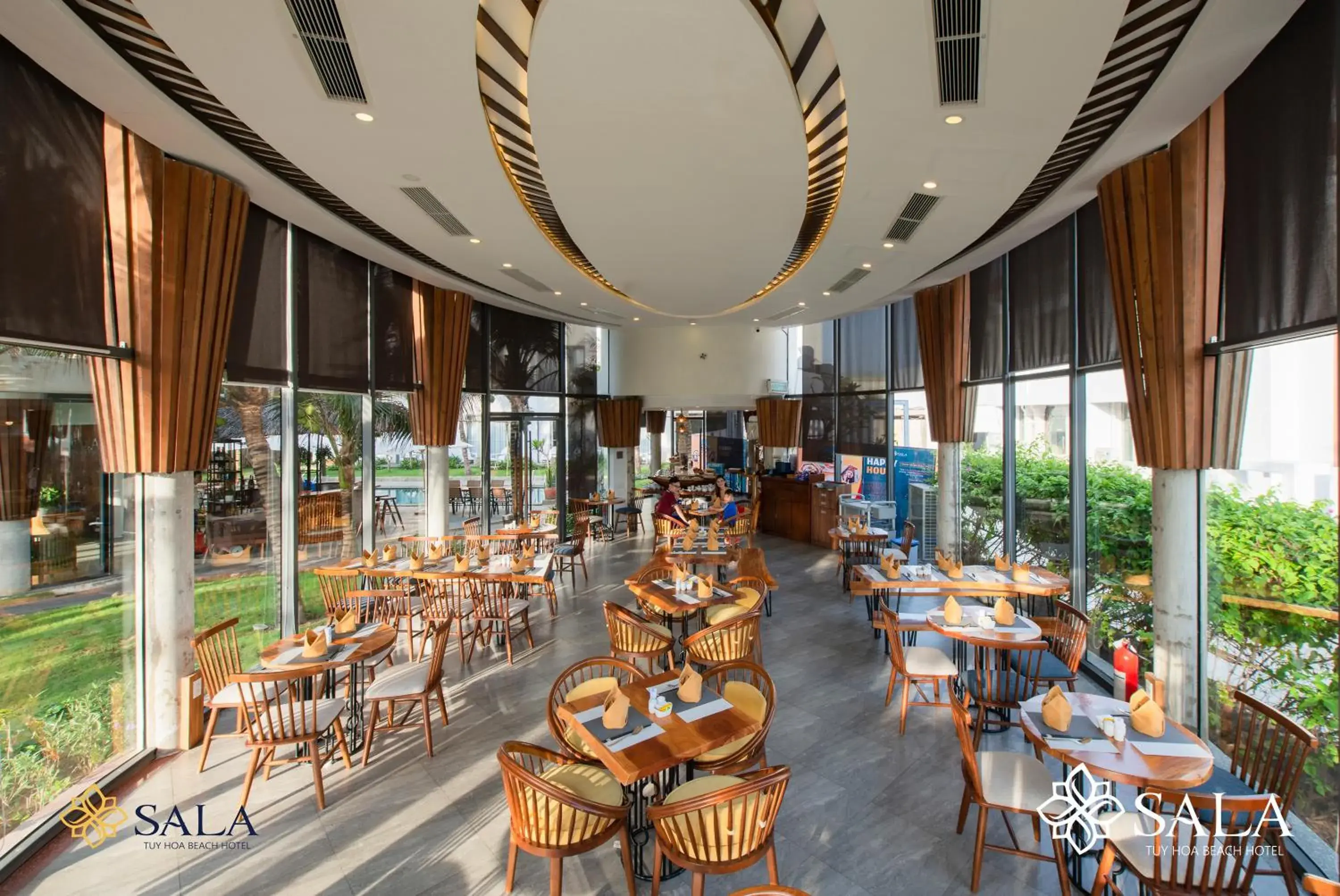 Restaurant/places to eat in Sala Tuy Hoa Beach Hotel