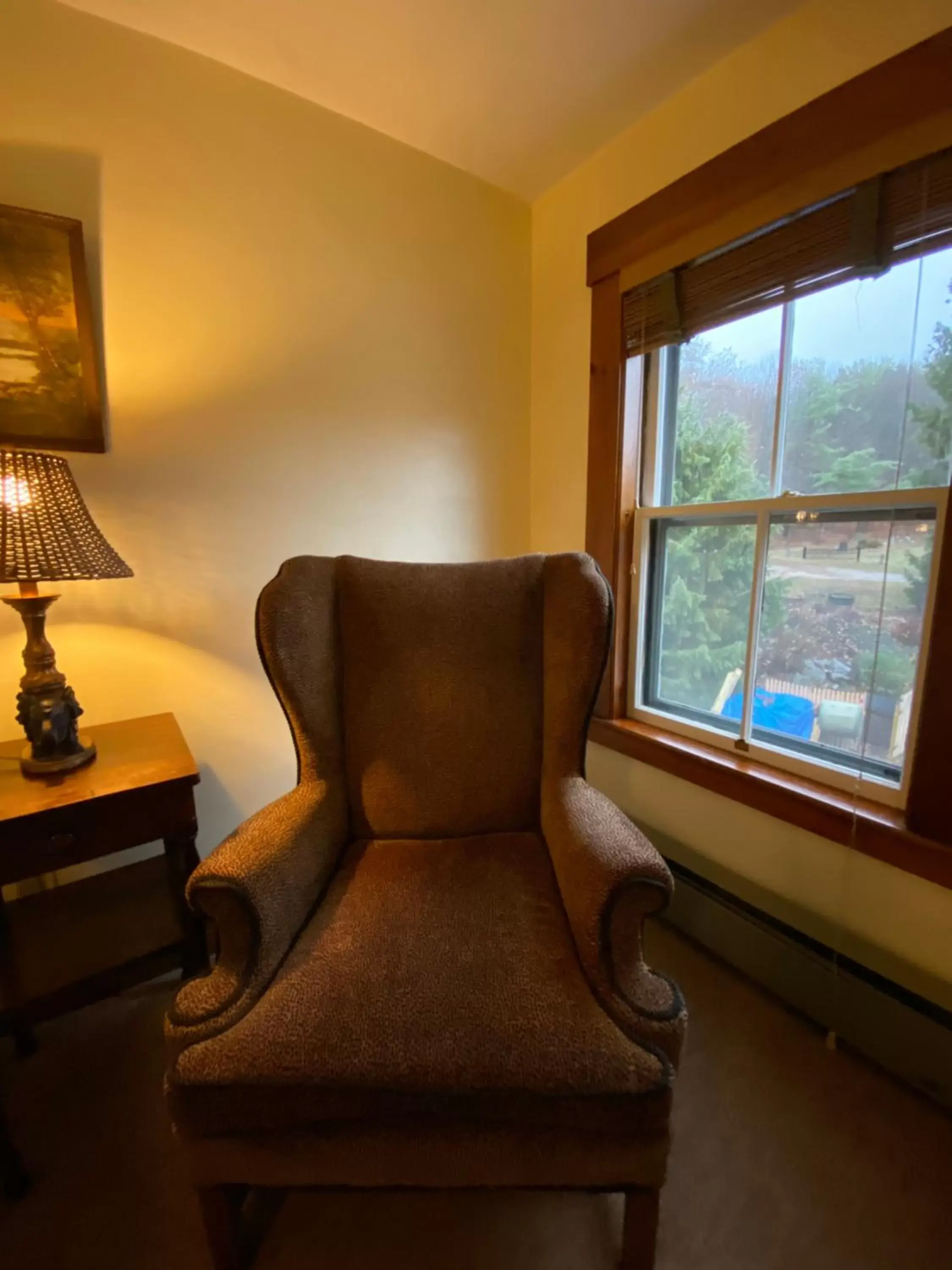 Seating Area in Follansbee Inn