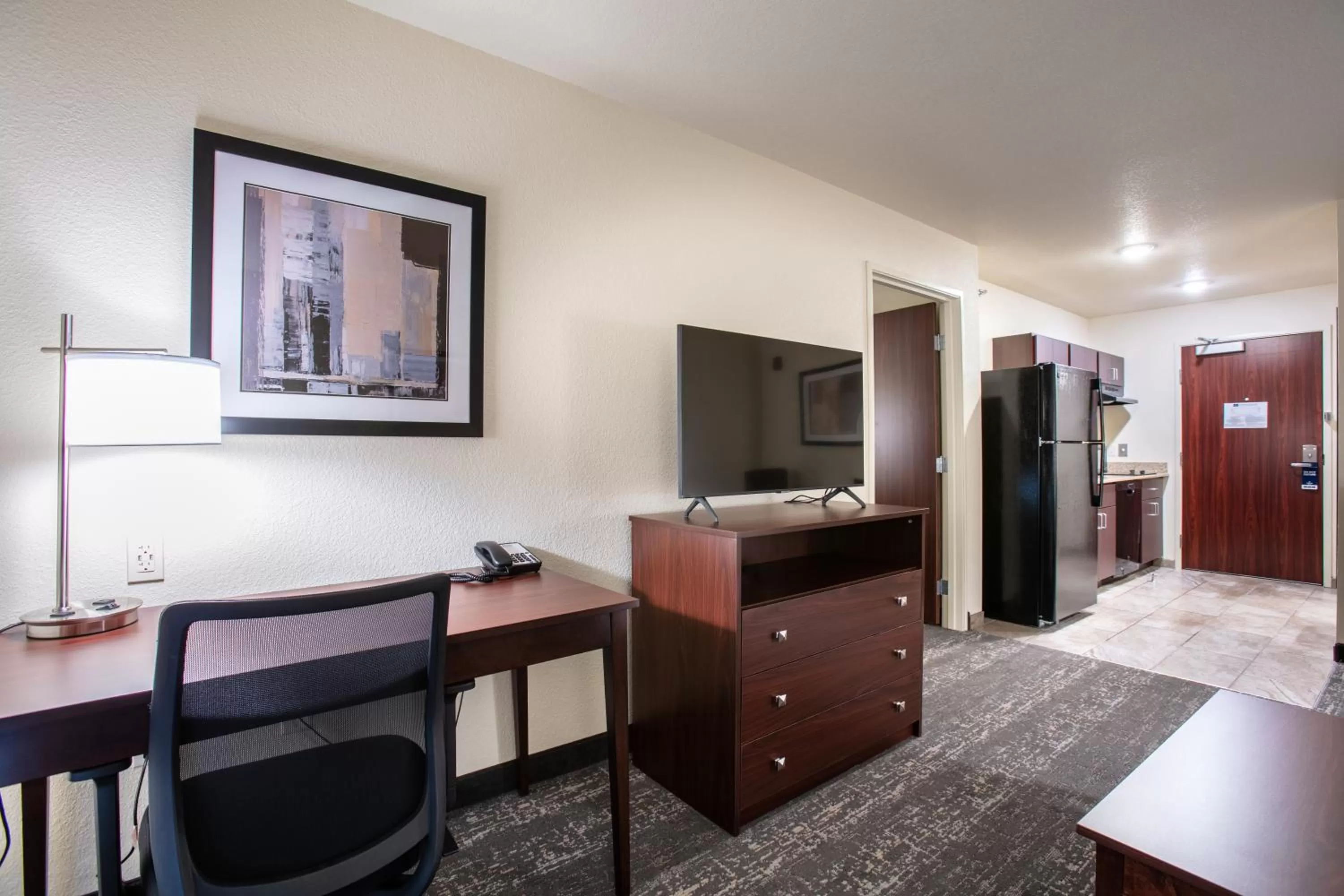 TV and multimedia in Cobblestone Inn & Suites - Pine Bluffs