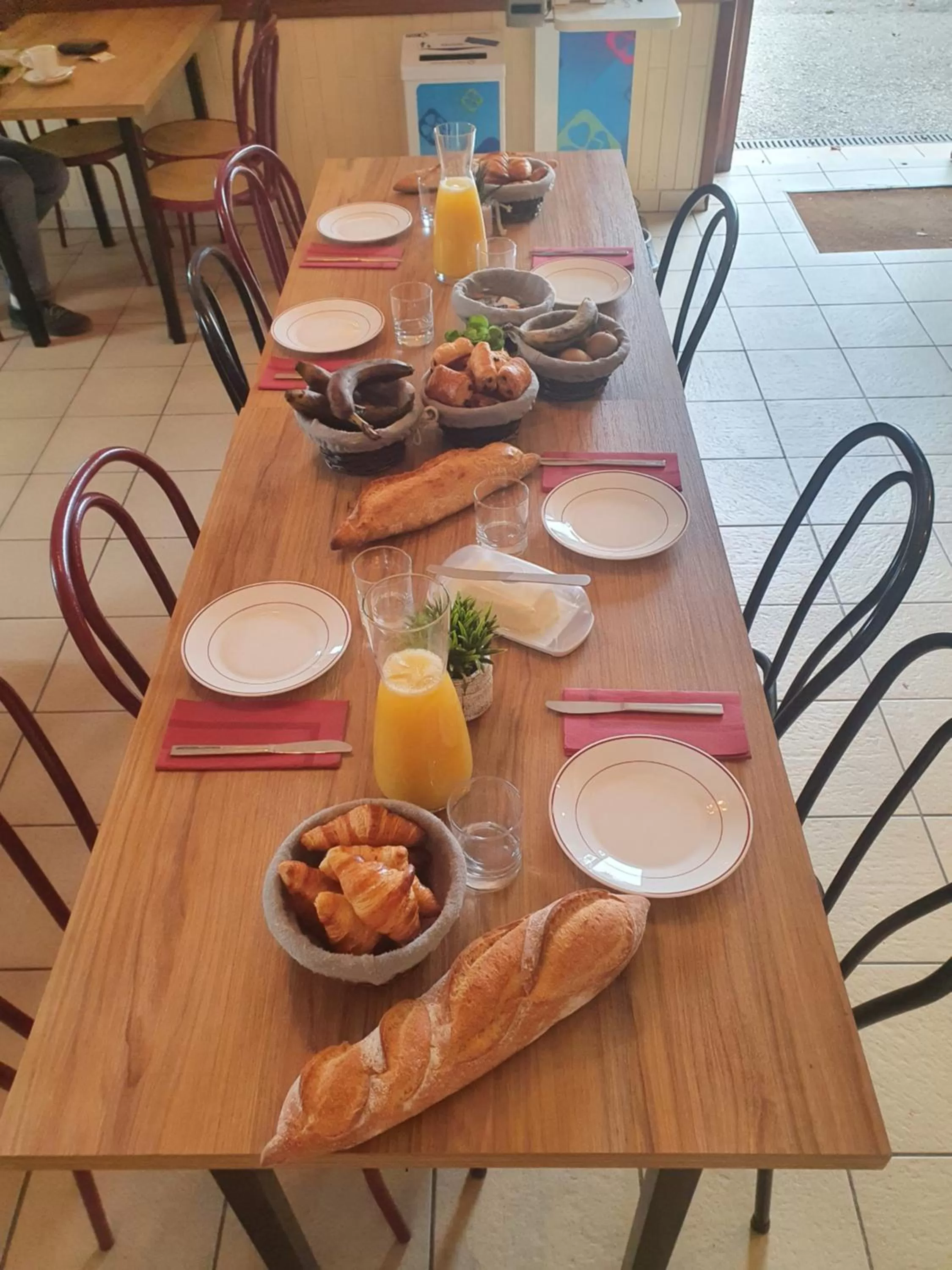 Breakfast in hotel de la gare