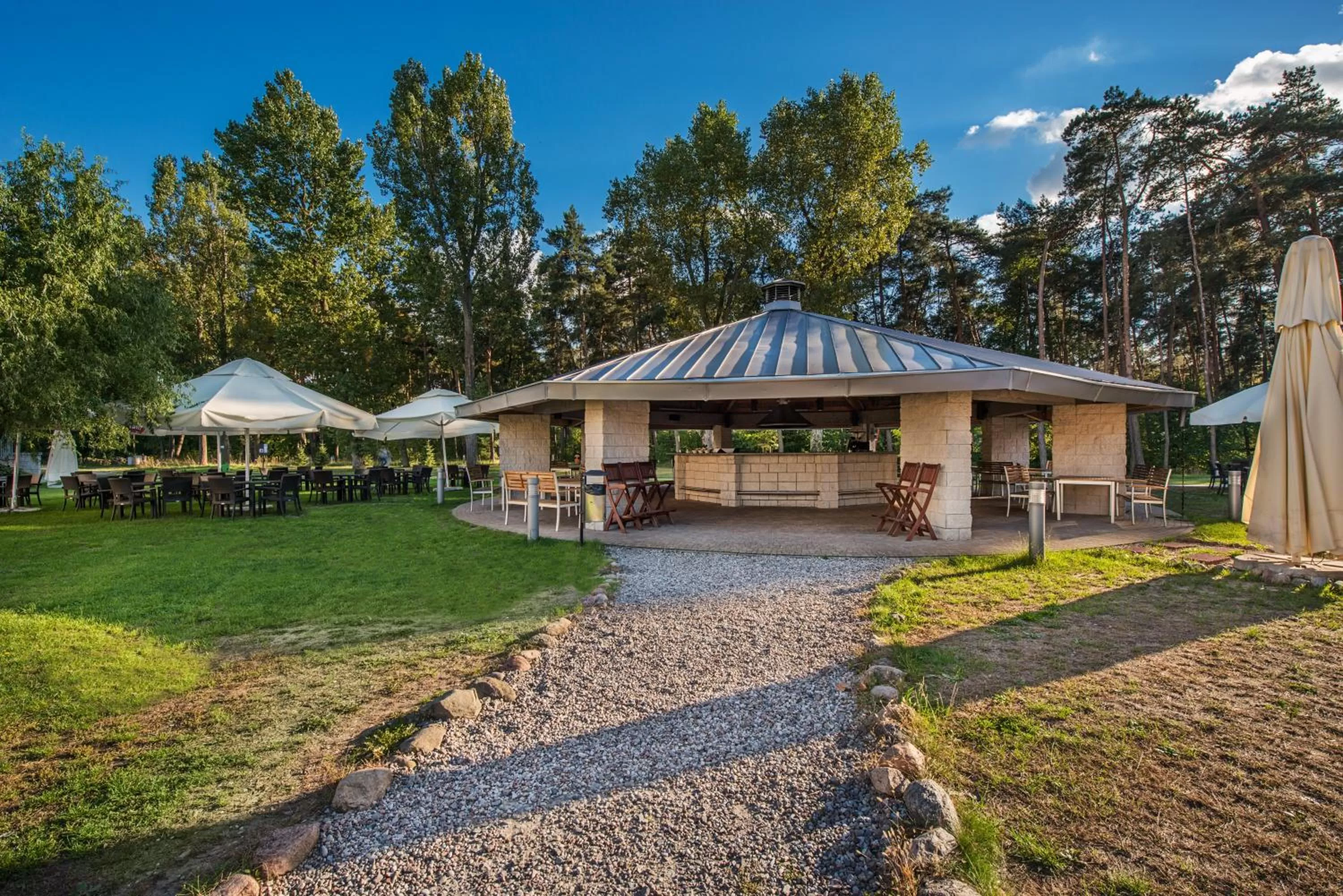 Area and facilities in Holiday Inn Resort Warsaw Józefów by IHG