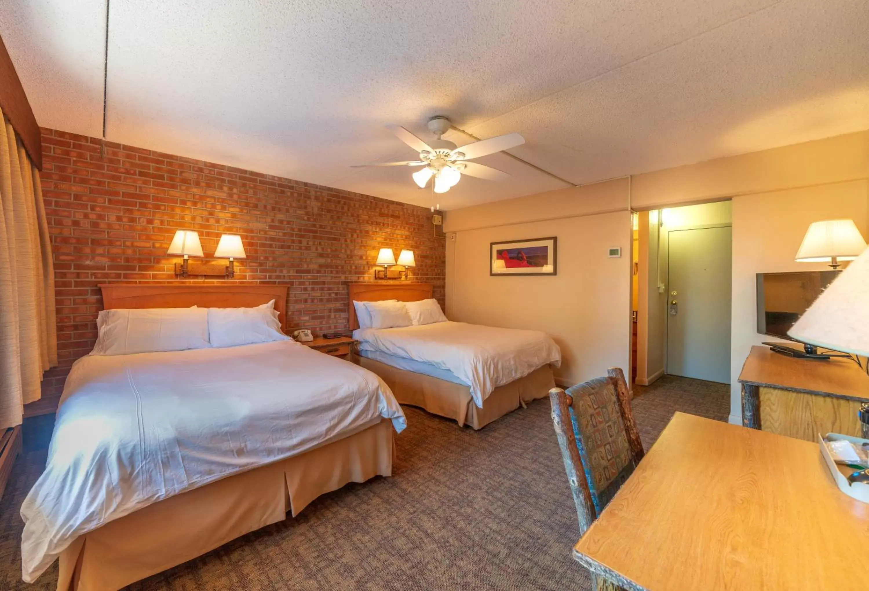 Photo of the whole room, Bed in Mountain Chalet Snowmass