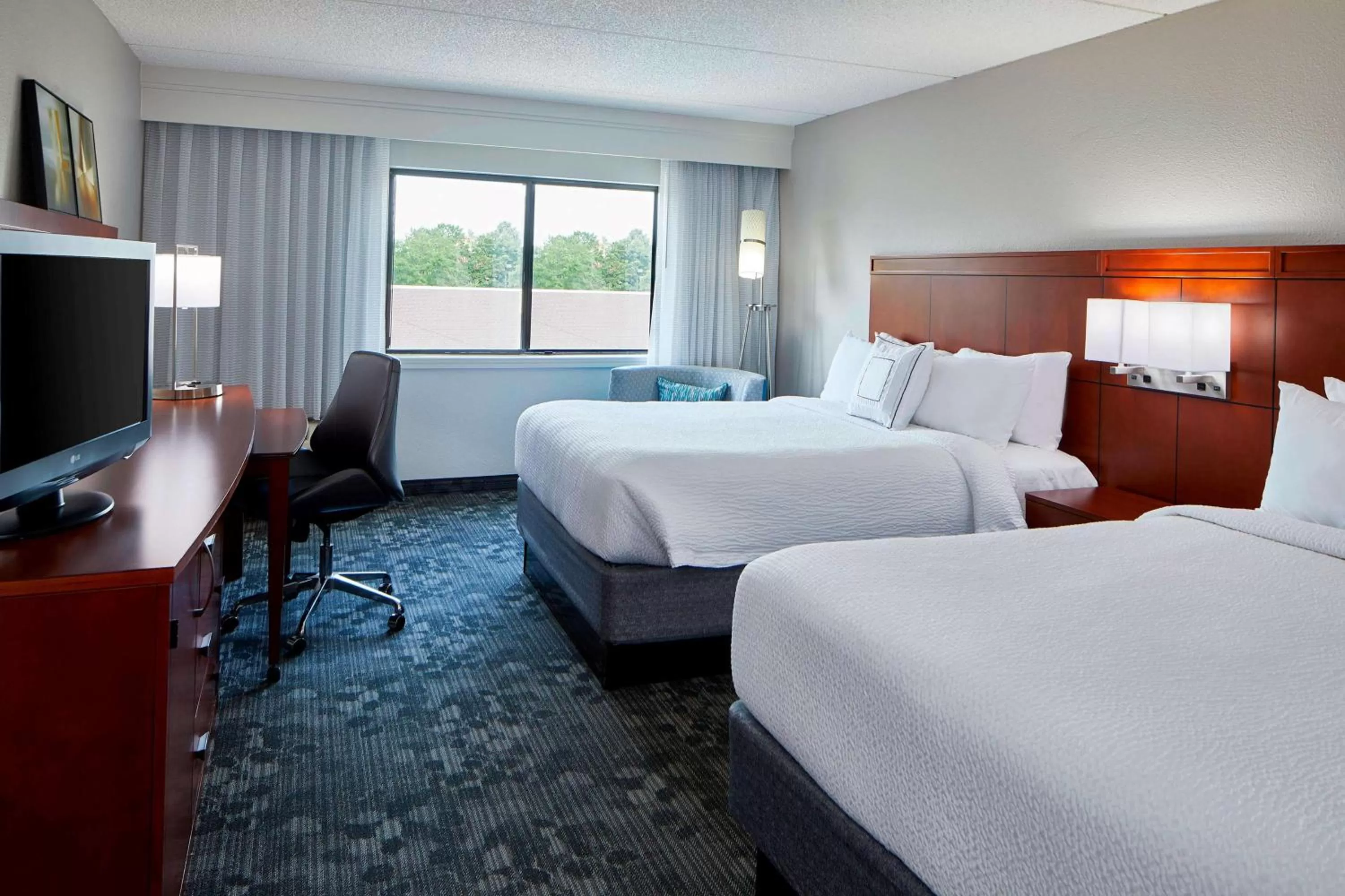 Photo of the whole room, Bed in Sonesta Select Raleigh Durham Airport Morrisville
