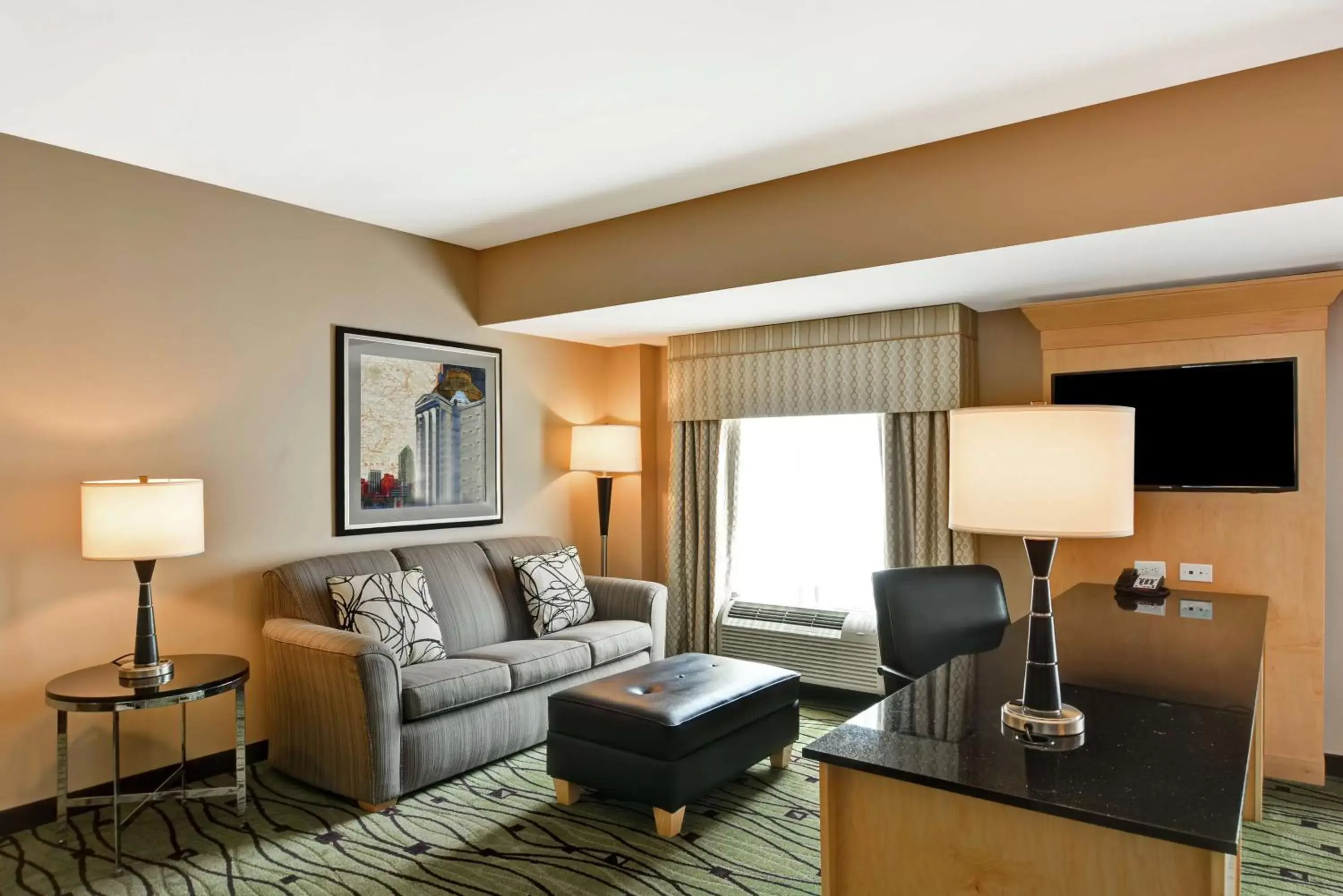 Bedroom, Seating Area in Hampton Inn & Suites Crabtree