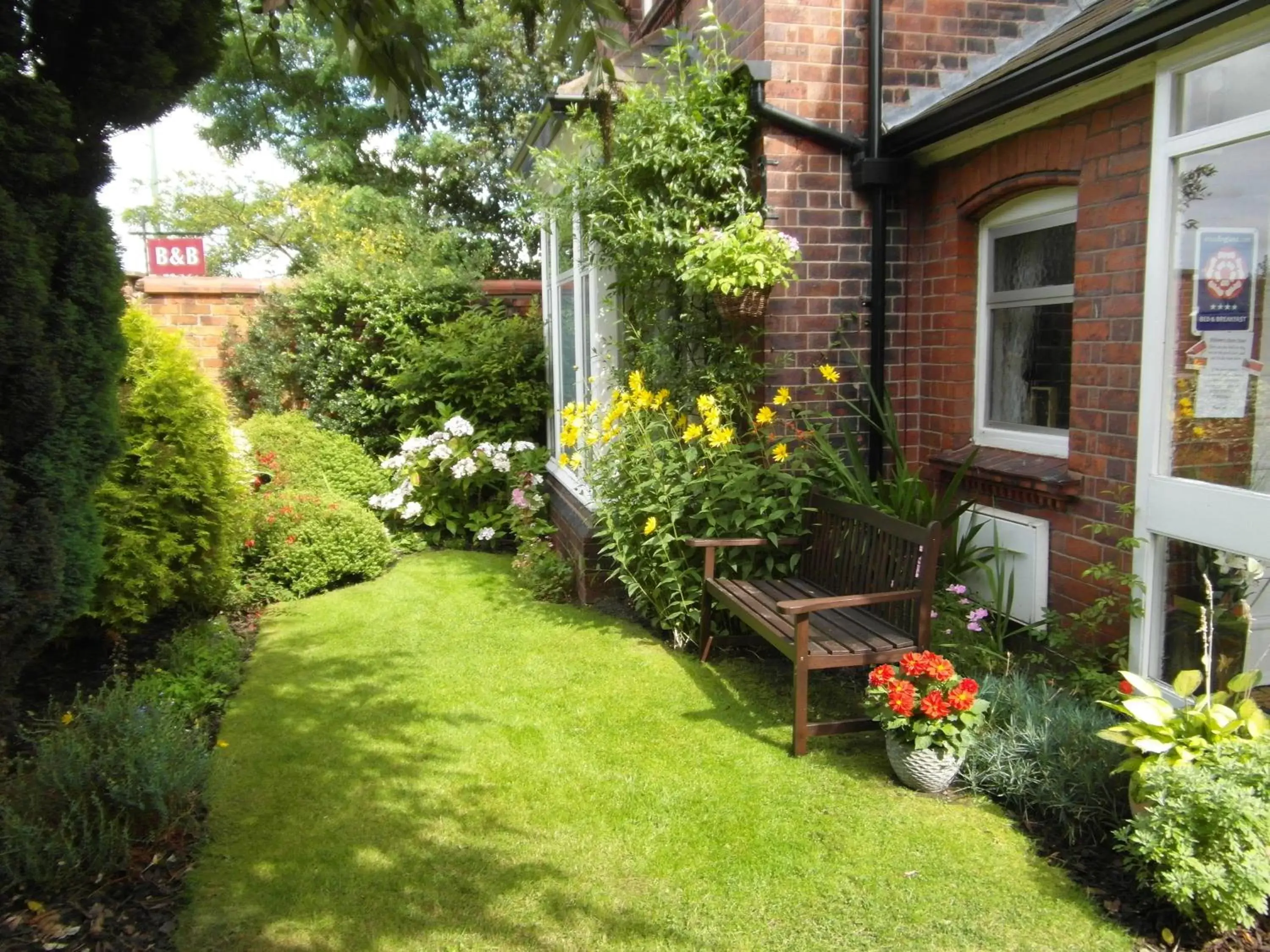 Garden in Anton Guest House Bed and Breakfast